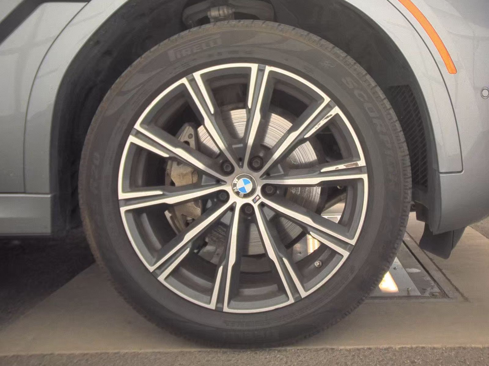 2025 BMW X6 xDrive40i AWD