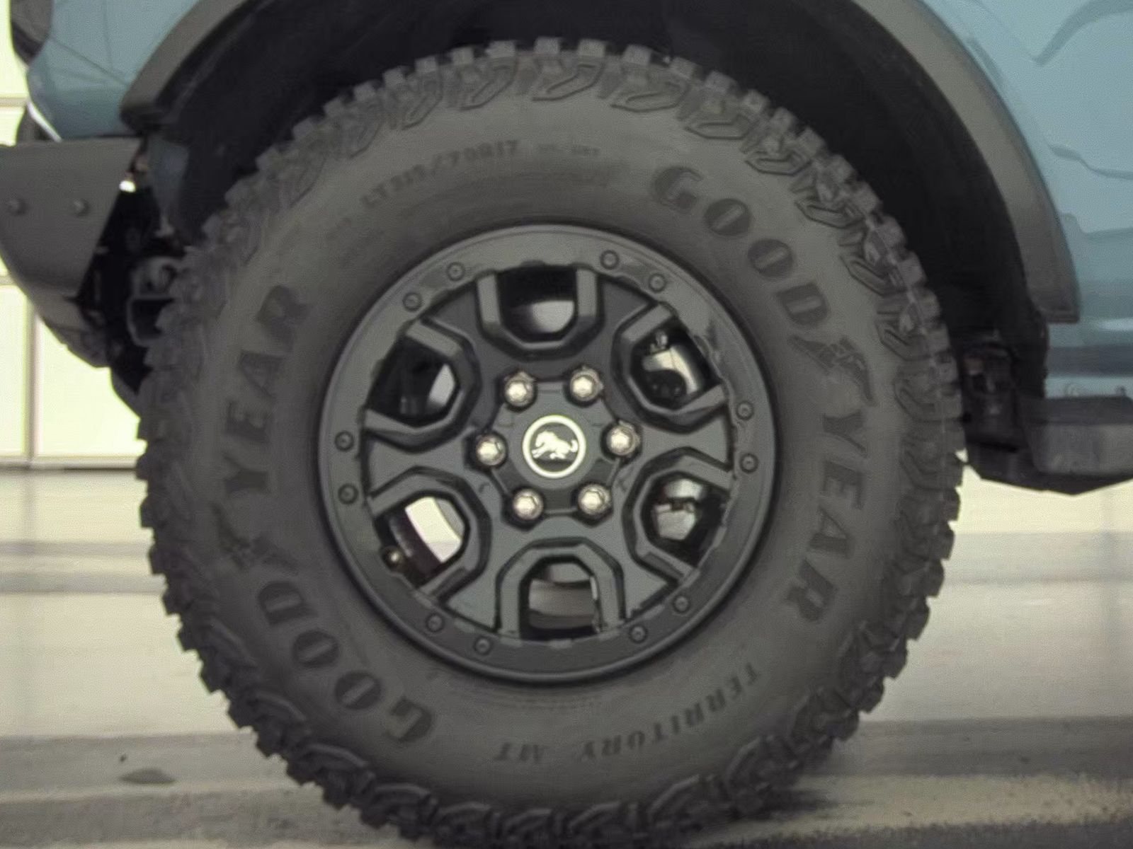 FORD BRONCO - 10