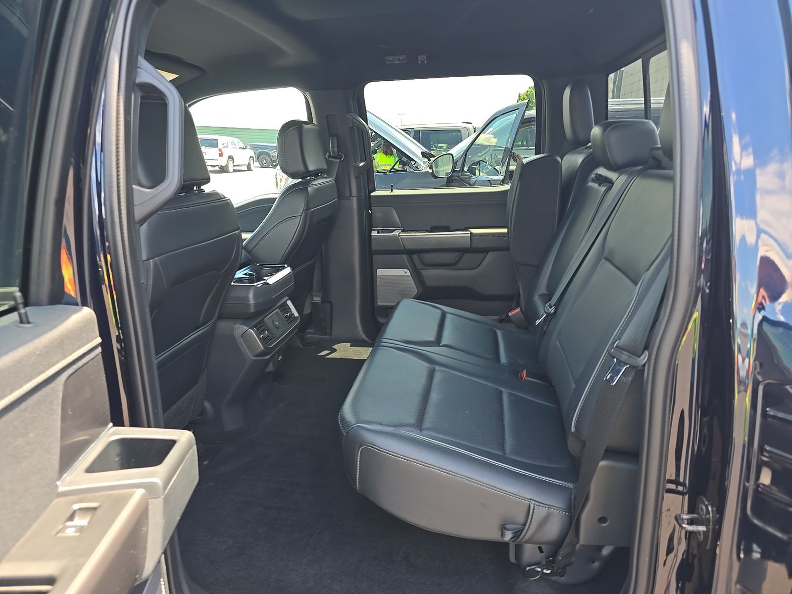 2025 Ford F-150 Lariat AWD