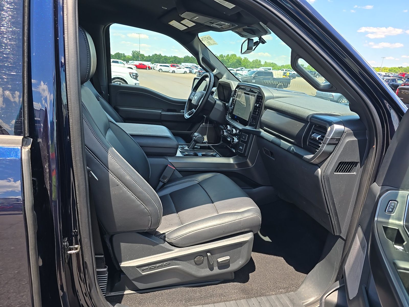 2025 Ford F-150 Lariat AWD