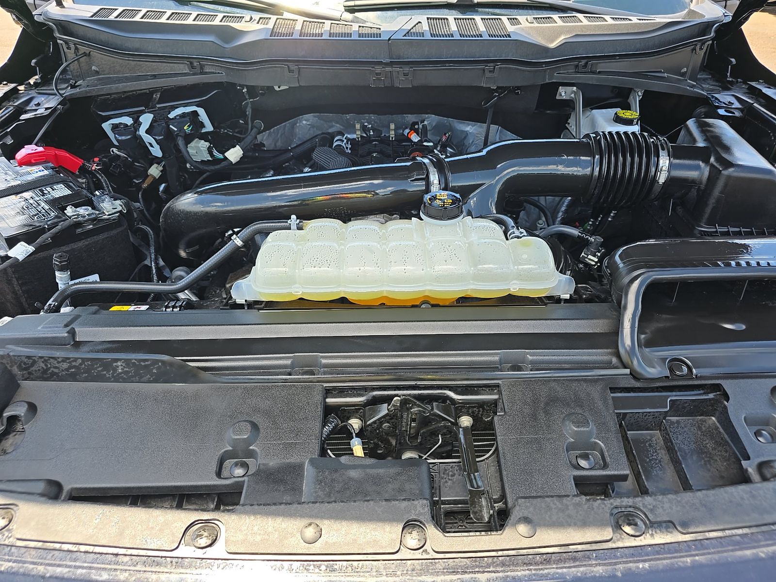 2025 Ford F-150 Lariat AWD