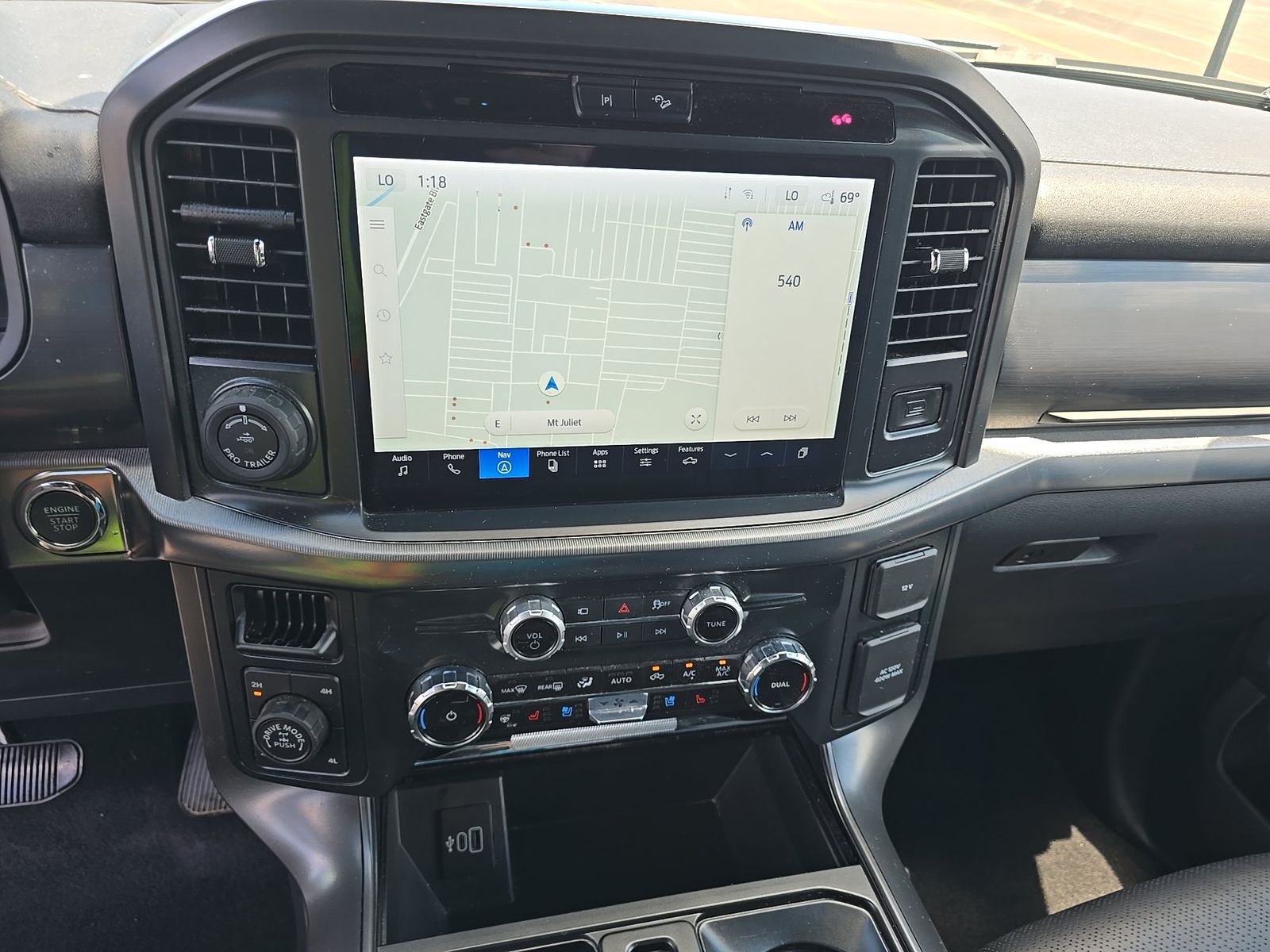 2025 Ford F-150 Lariat AWD