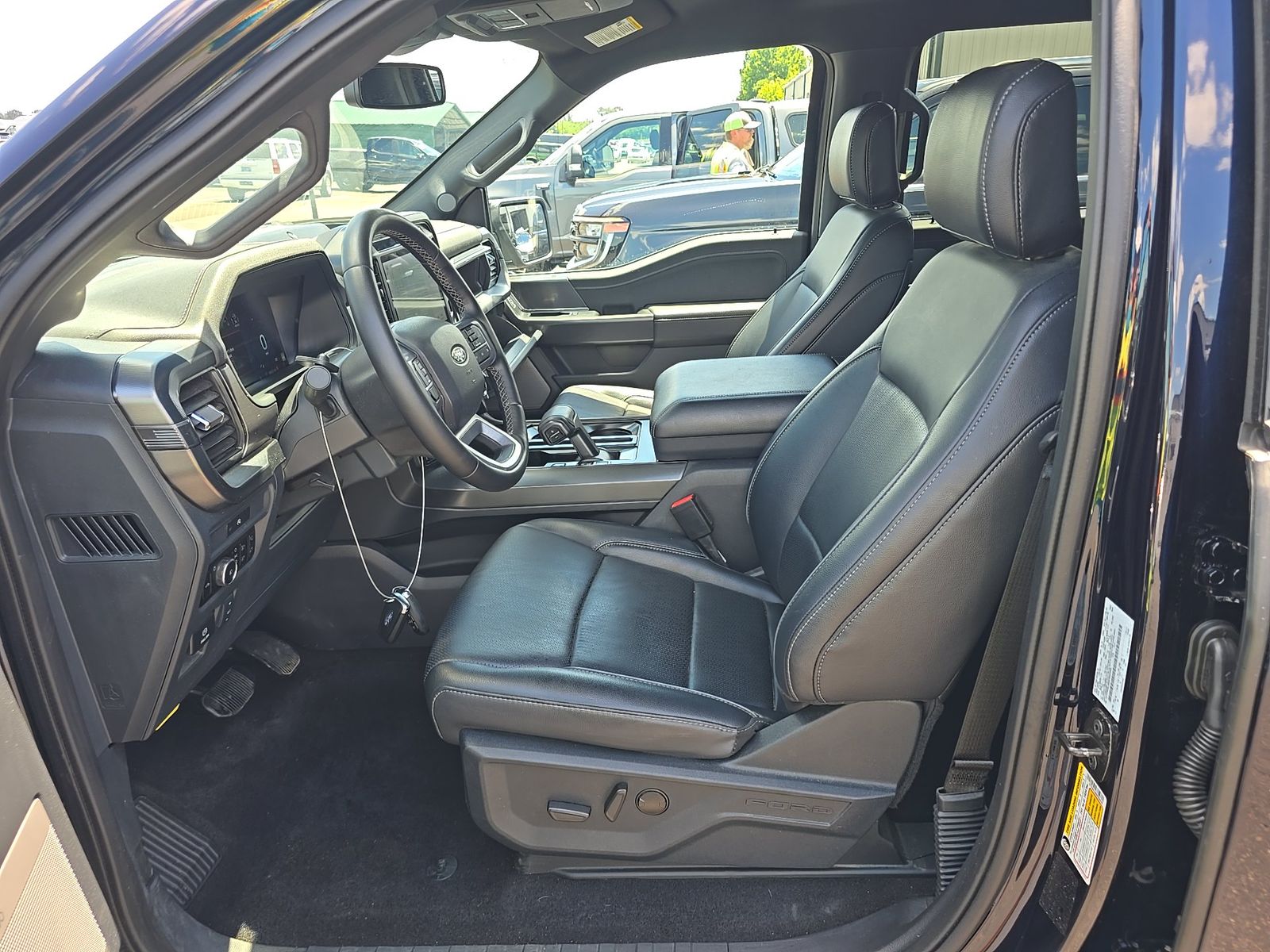 2025 Ford F-150 Lariat AWD