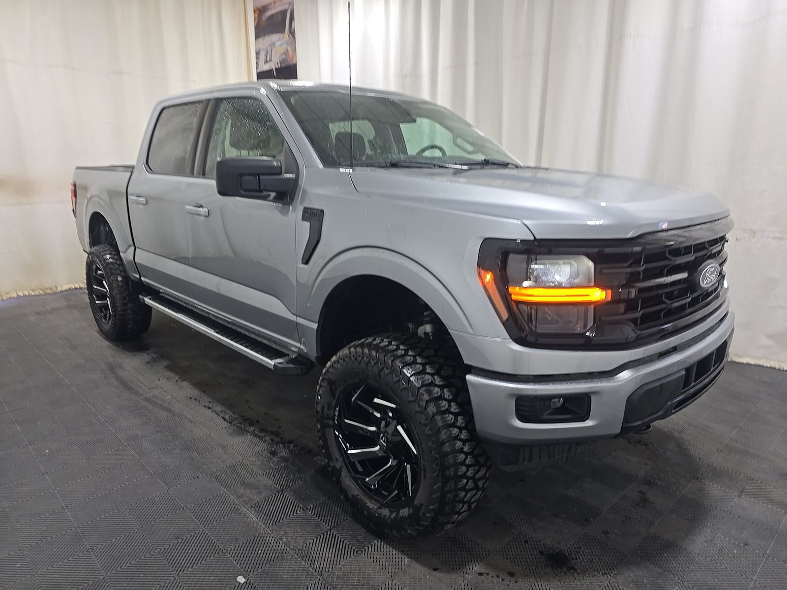 FORD F-150 - 4