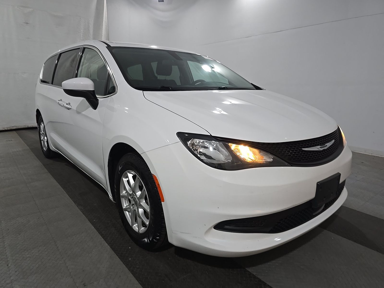 CHRYSLER VOYAGER - 4