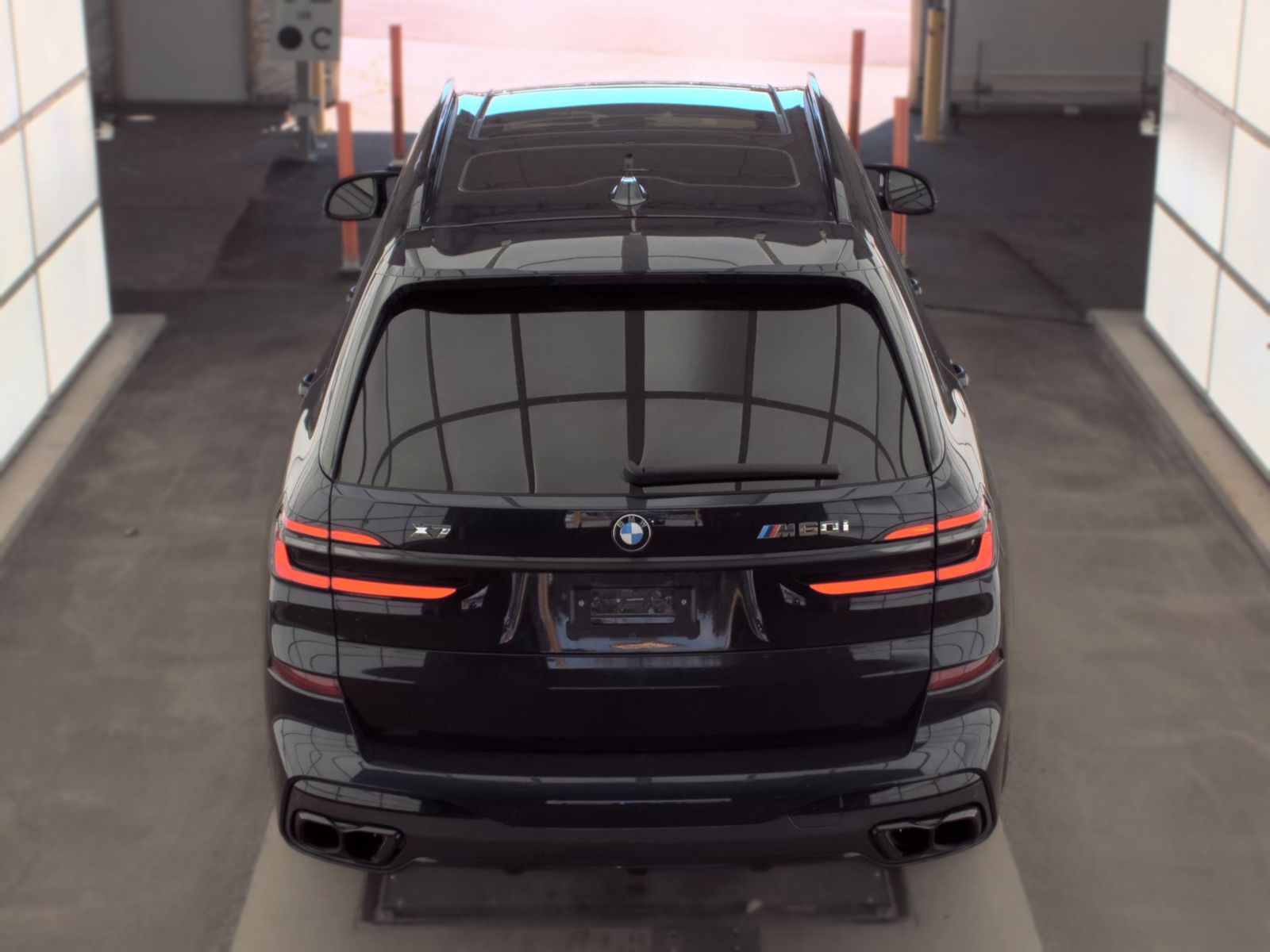 2026 BMW X7 M60i AWD