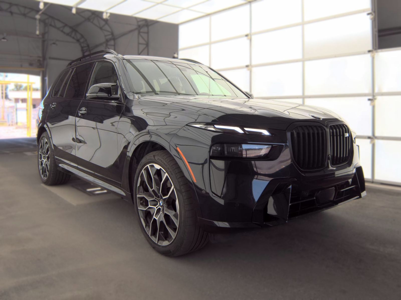 2026 BMW X7 M60i AWD