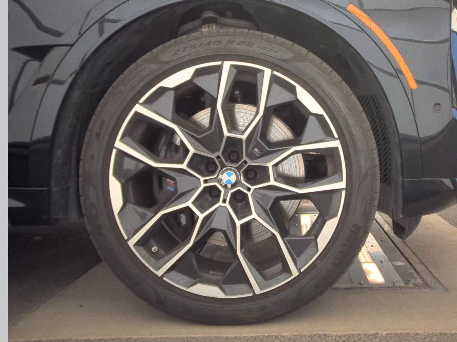 2026 BMW X7 M60i AWD