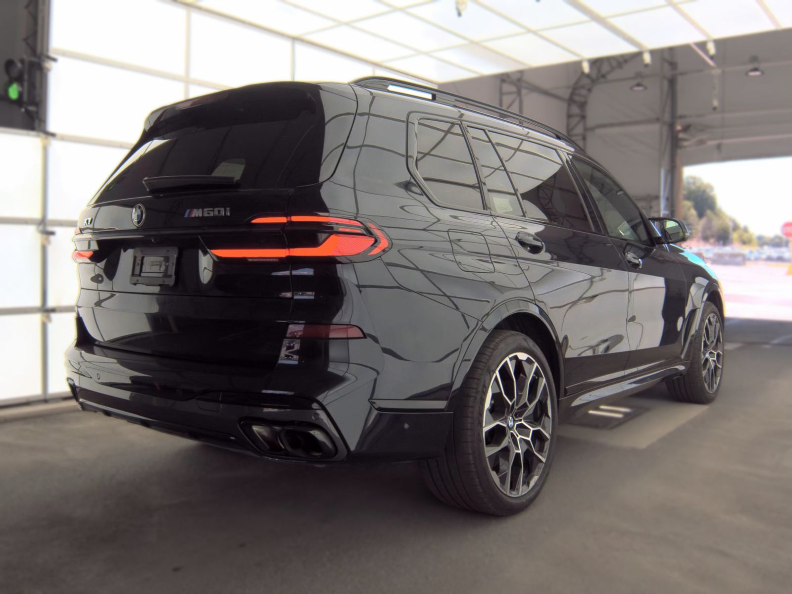 2026 BMW X7 M60i AWD