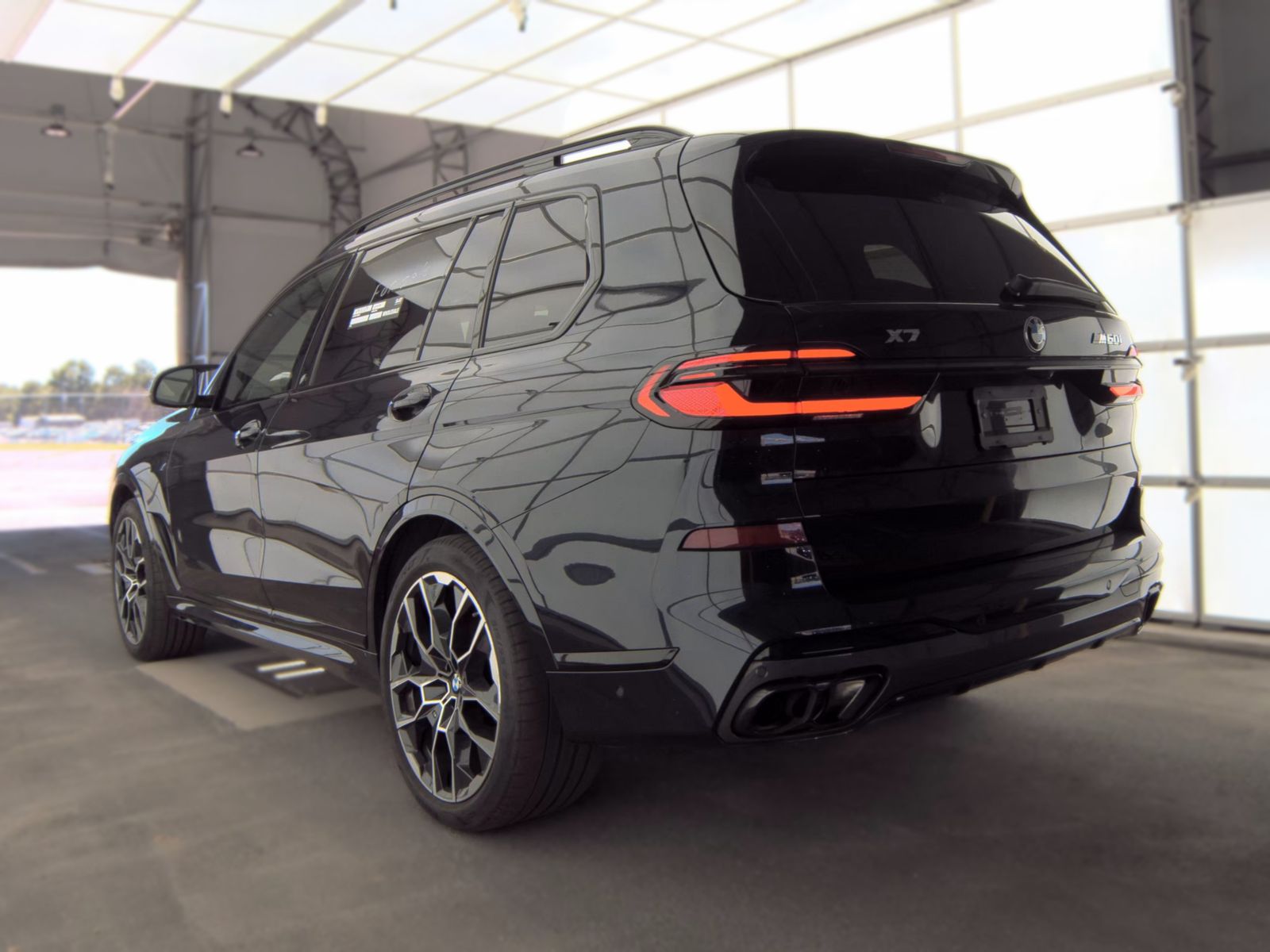 2026 BMW X7 M60i AWD