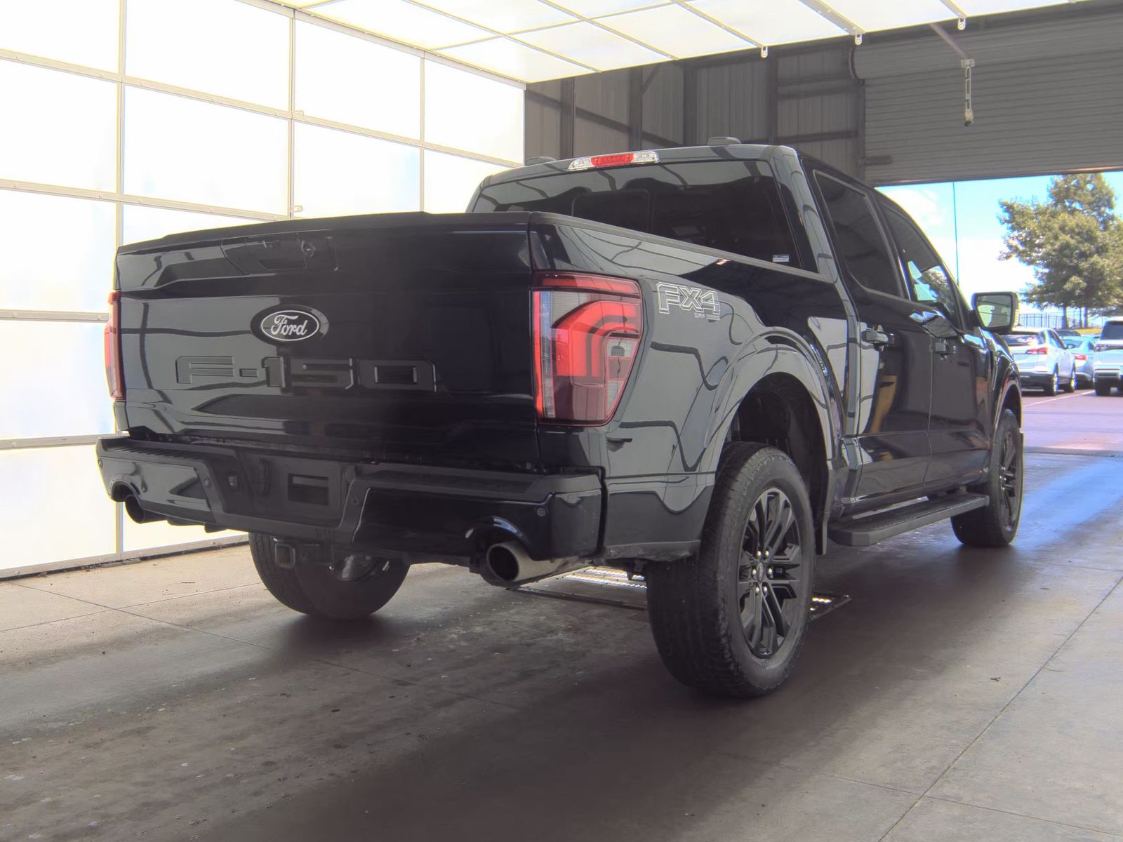 2025 Ford F-150 Lariat AWD