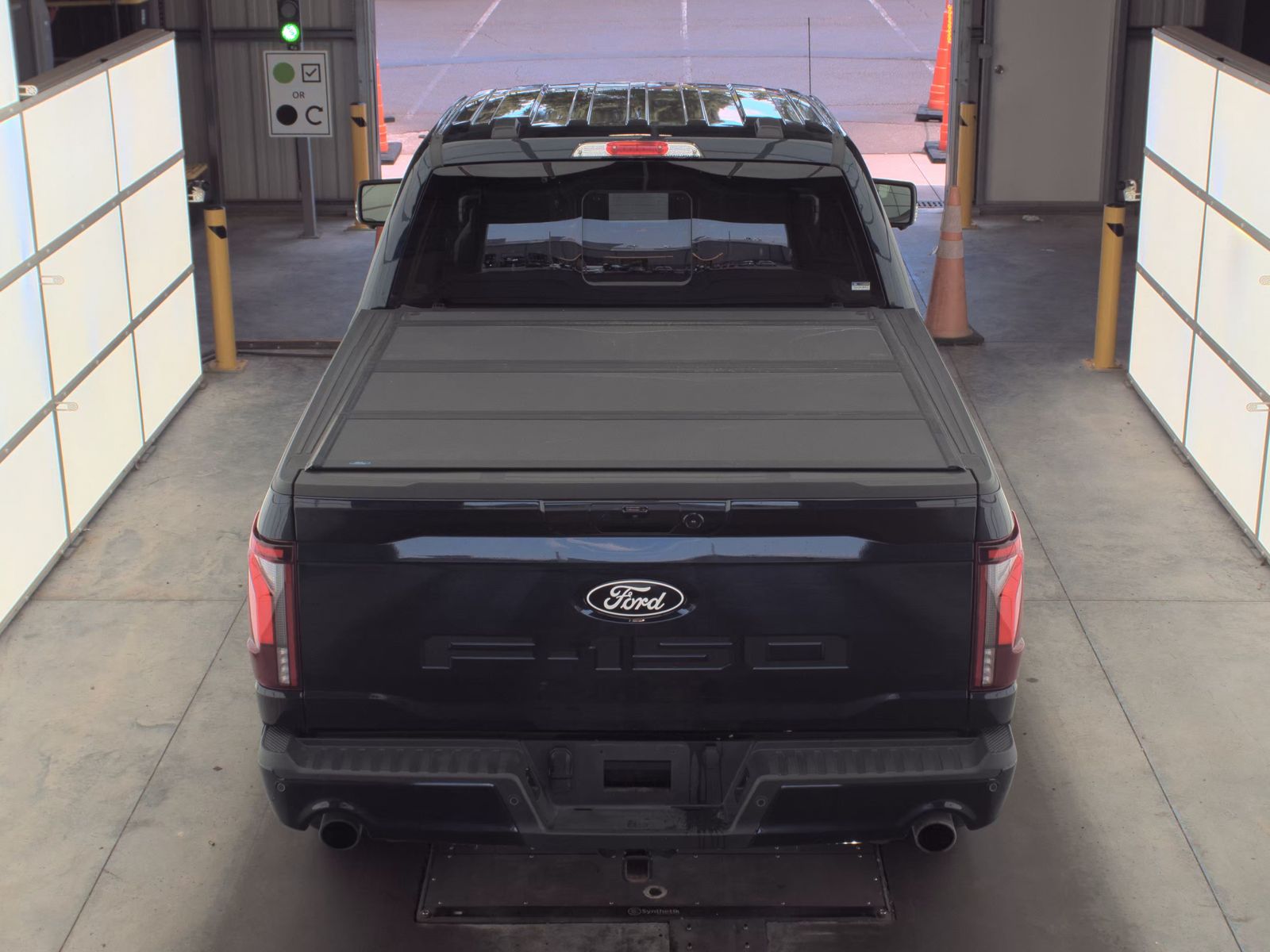 2025 Ford F-150 Lariat AWD