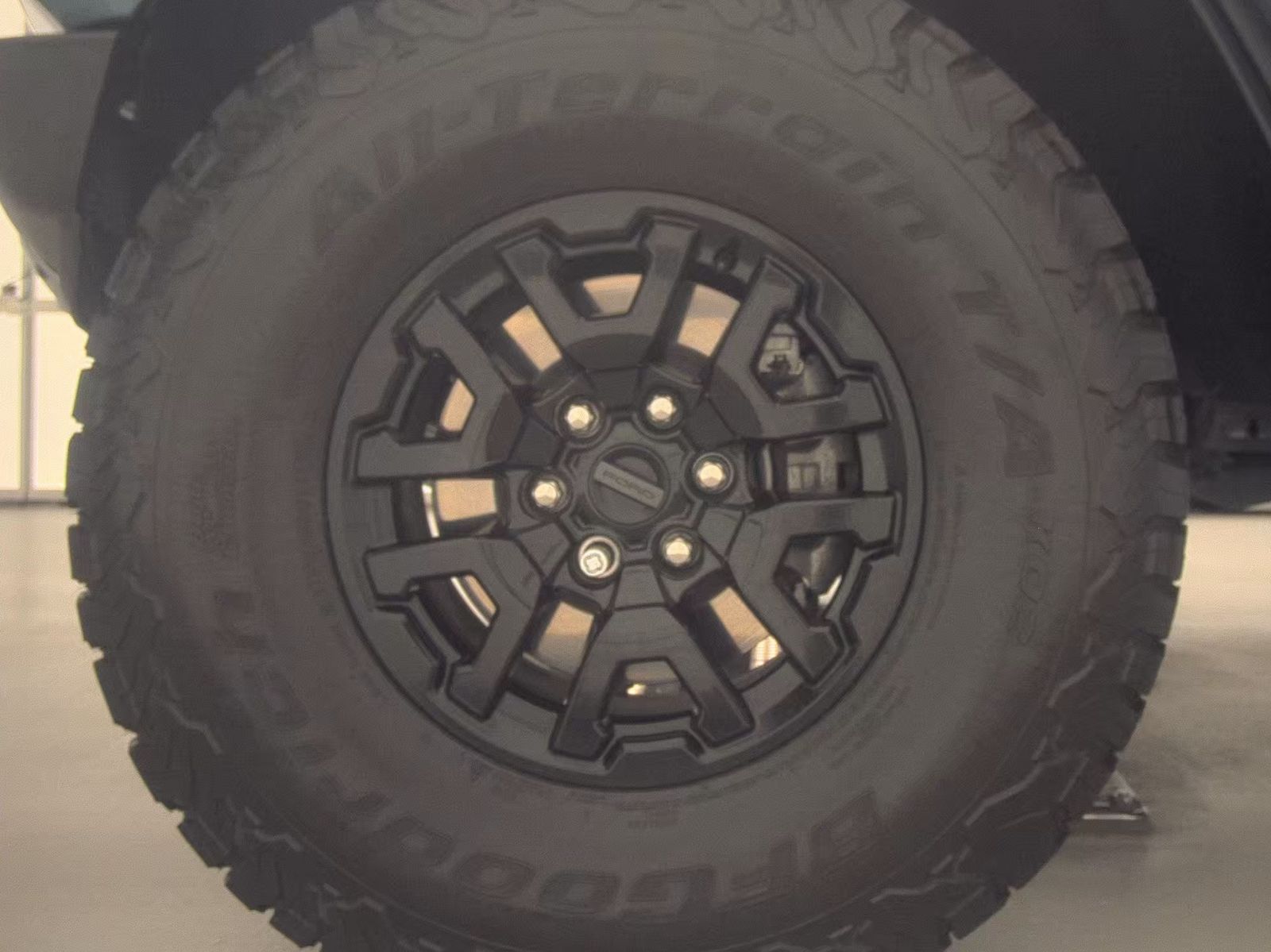 FORD BRONCO - 10