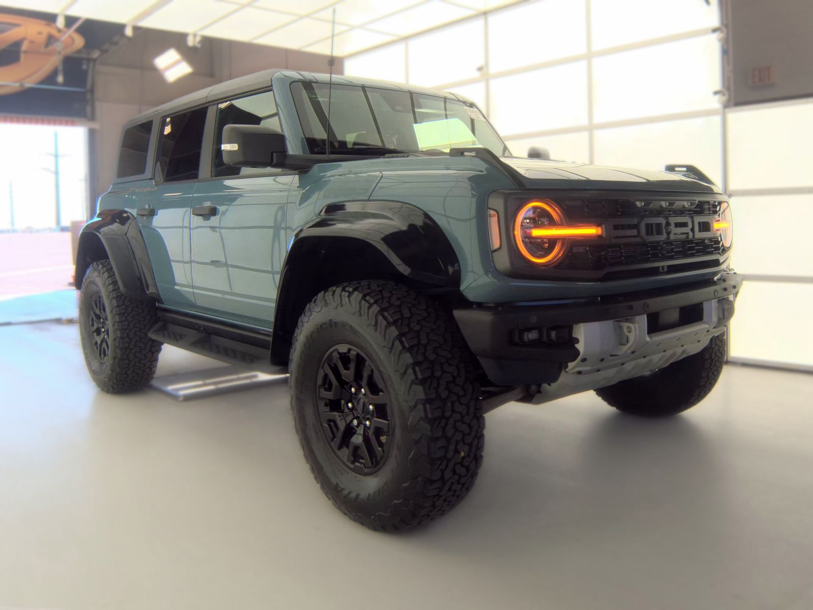 FORD BRONCO - 5