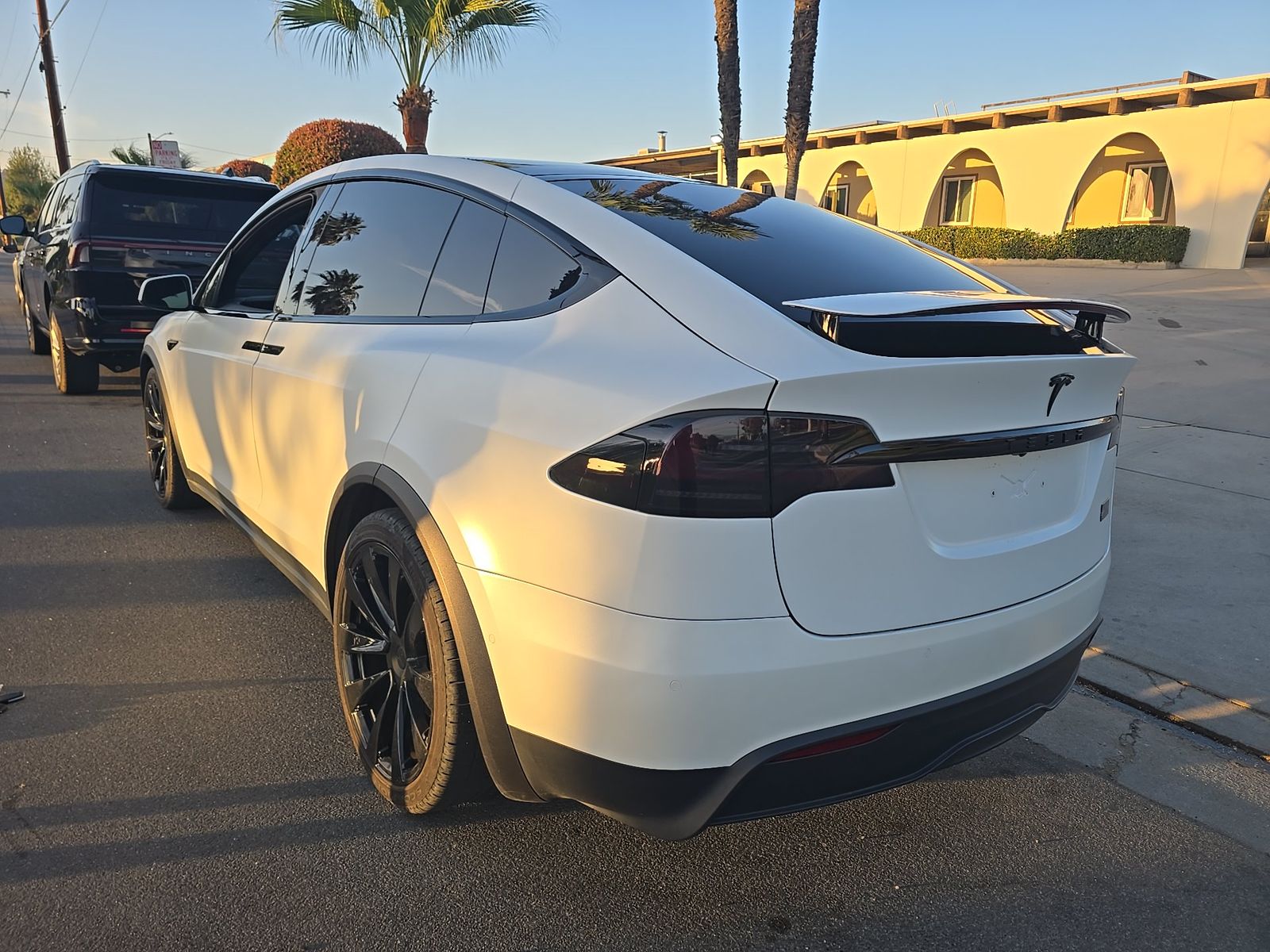 TESLA MODEL X - 7