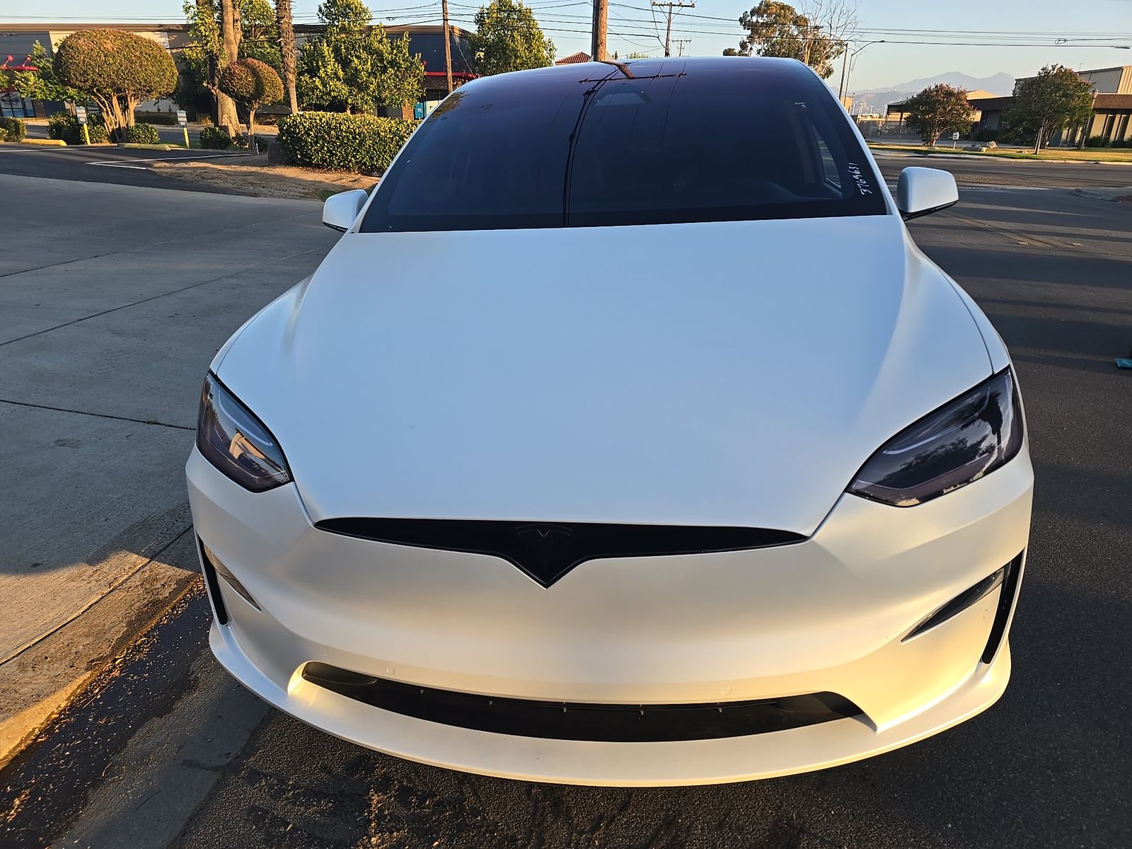 TESLA MODEL X - 3