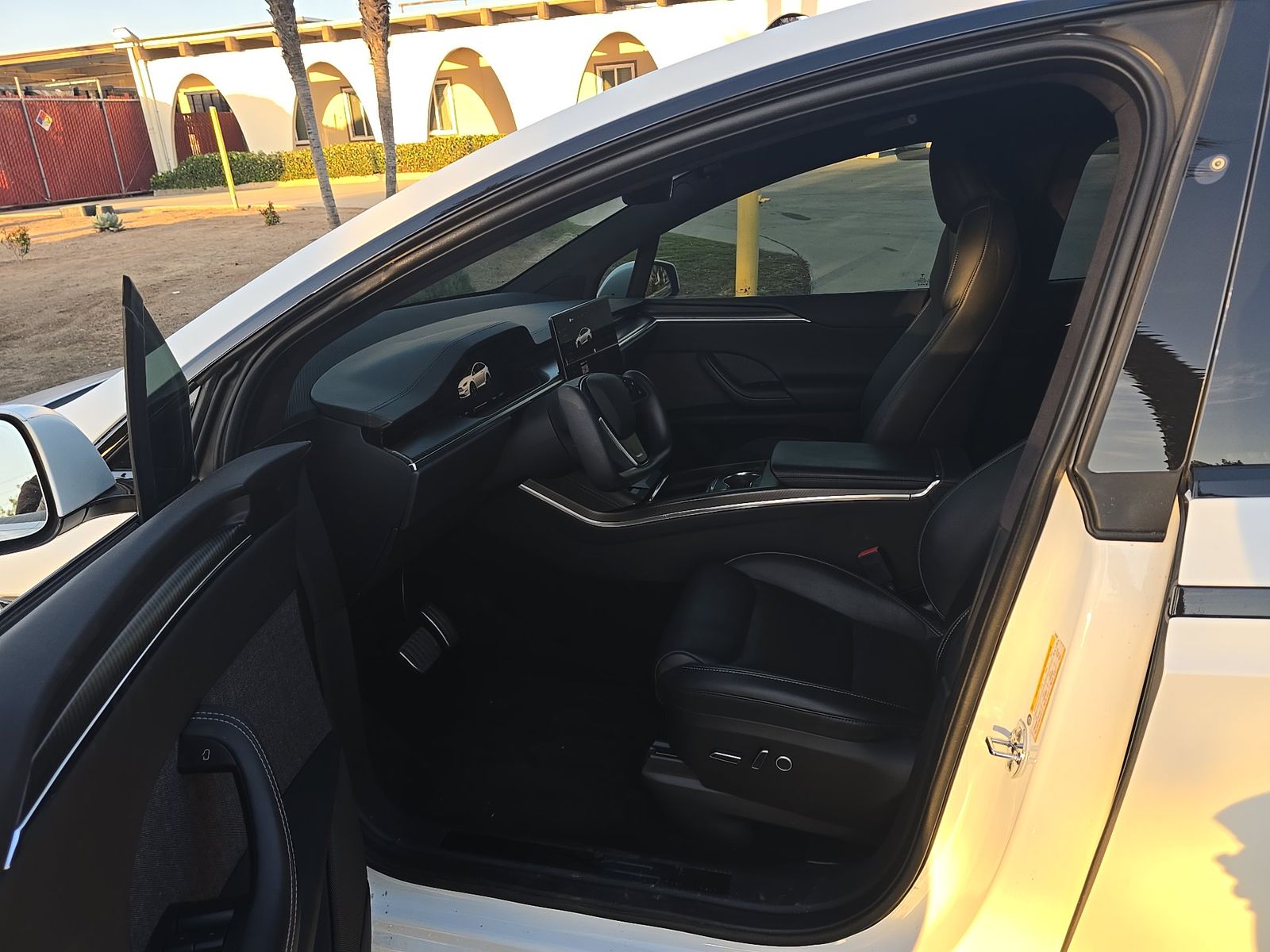 TESLA MODEL X - 8