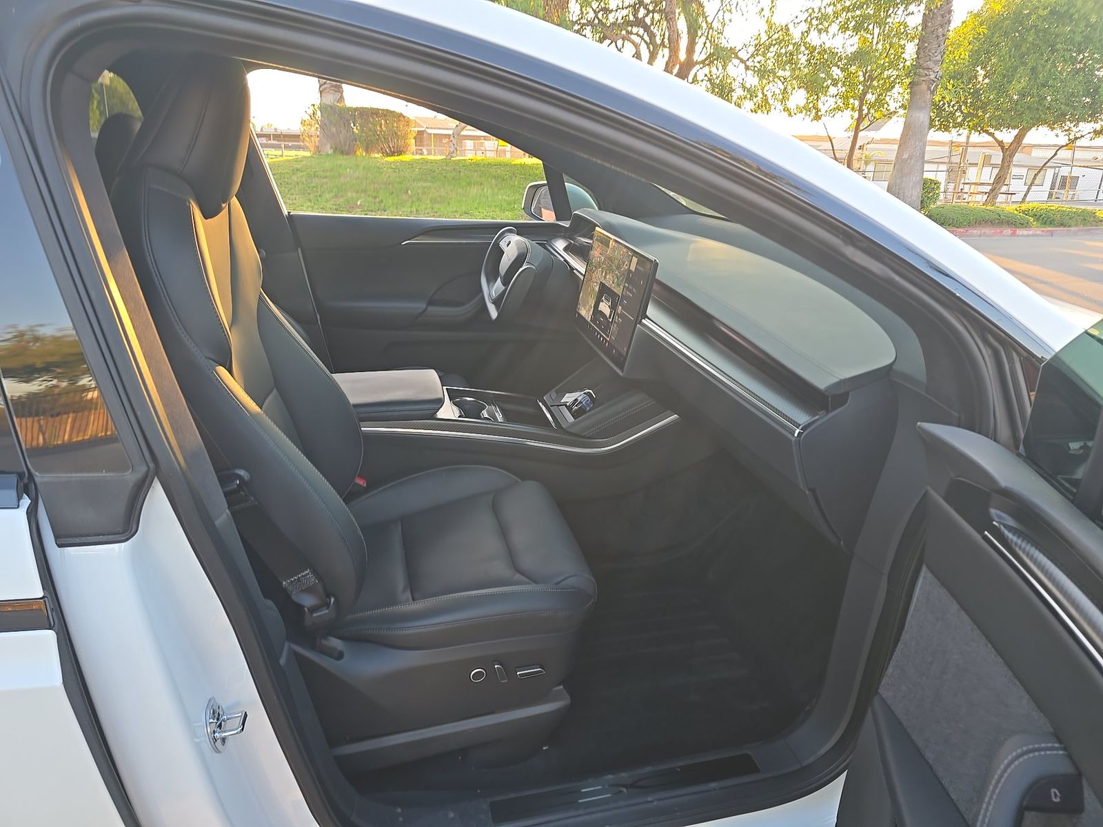 TESLA MODEL X - 9