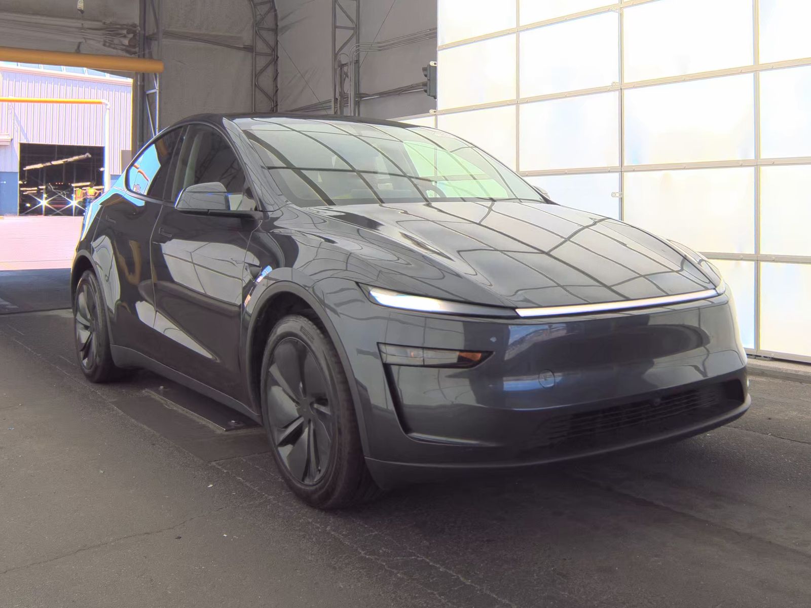 TESLA MODEL Y - 5
