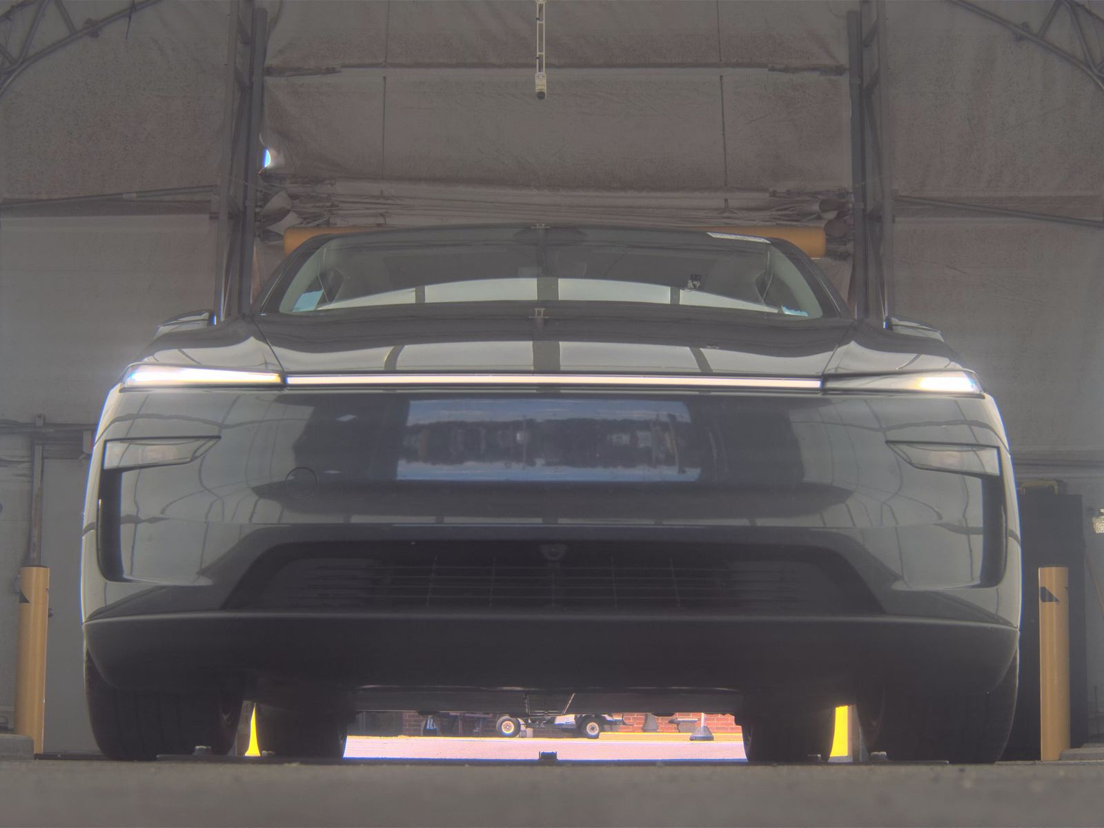 TESLA MODEL Y - 4