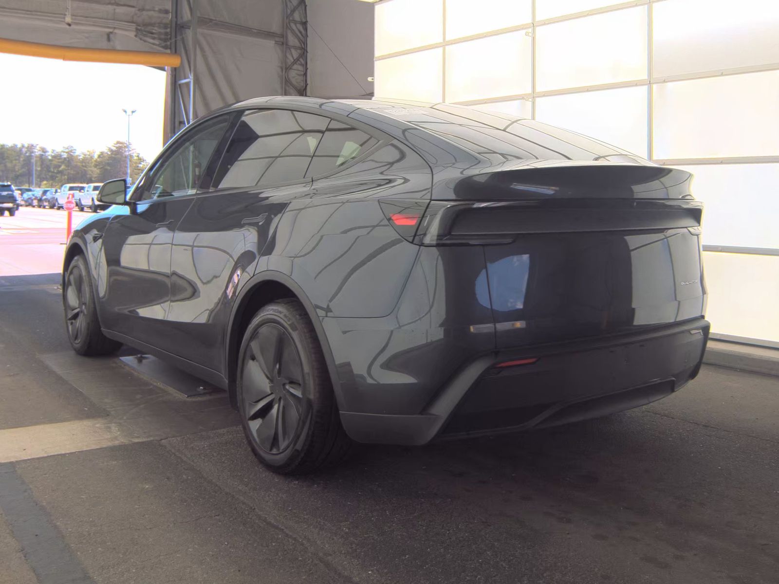 TESLA MODEL Y - 9