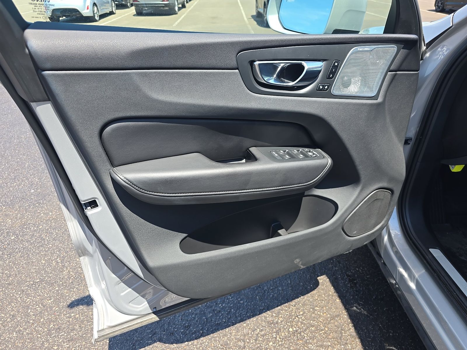 2023 Volvo XC60 Recharge T8 Ultimate AWD