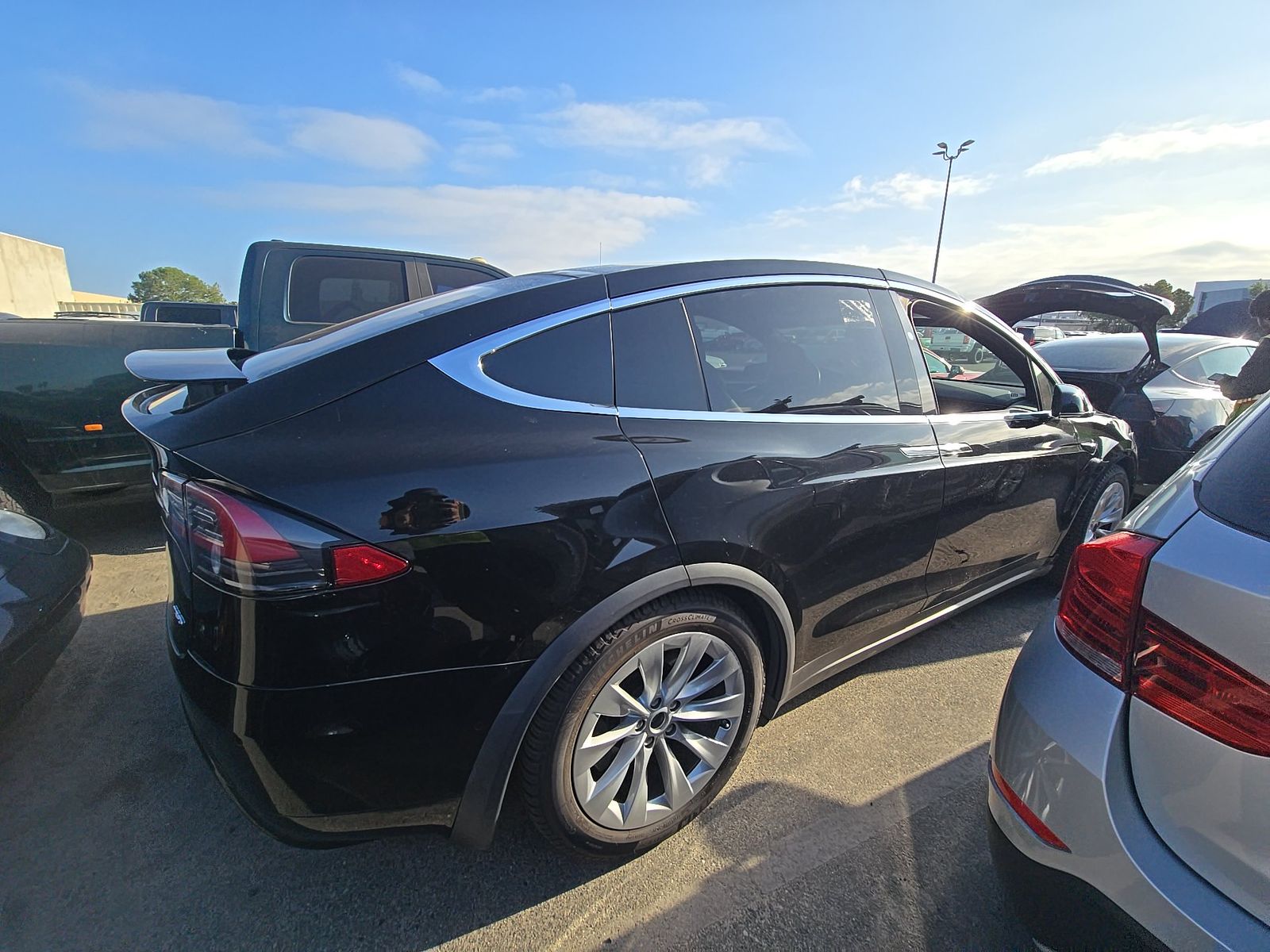 TESLA MODEL X - 5