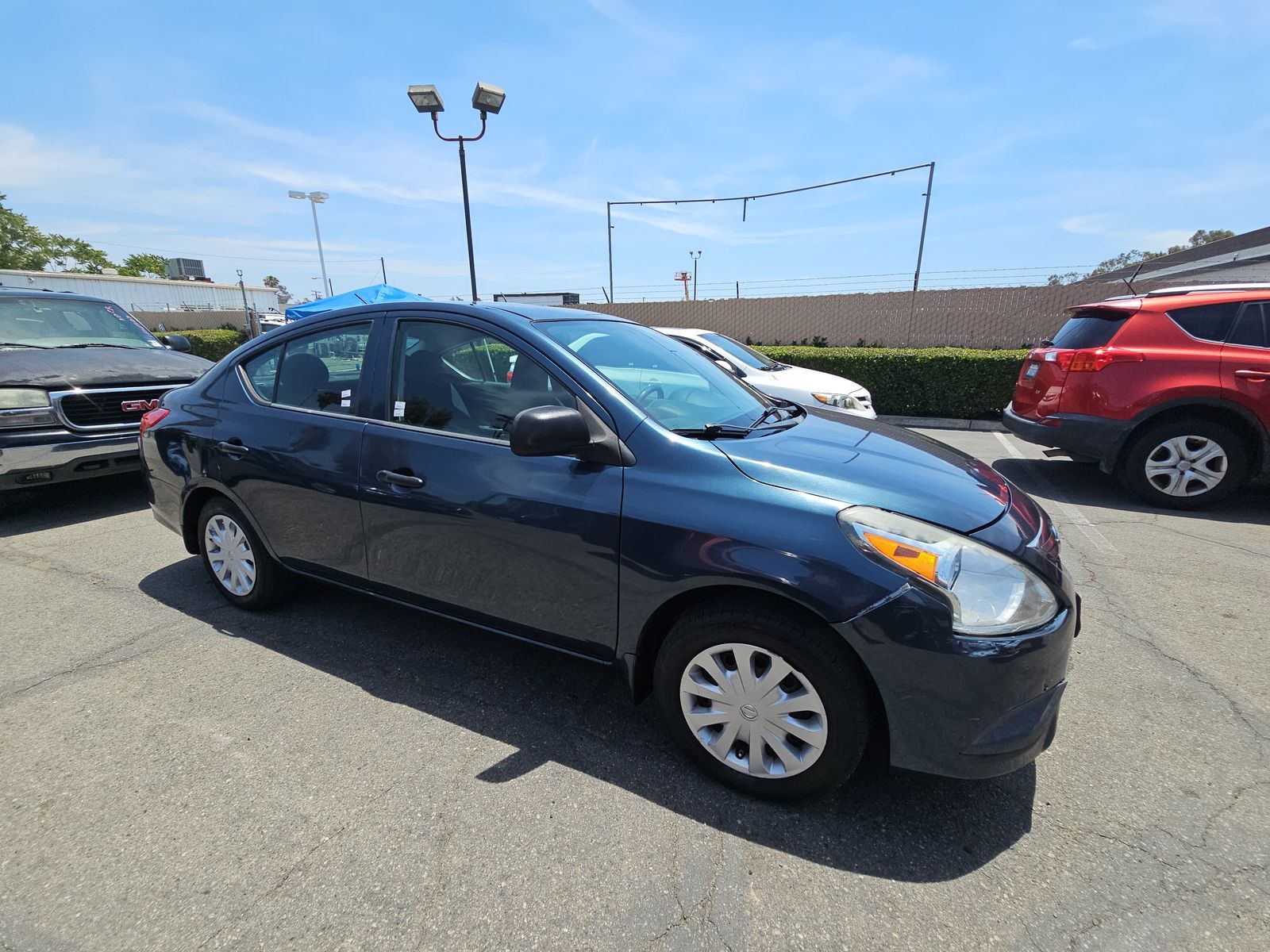 NISSAN VERSA - 4