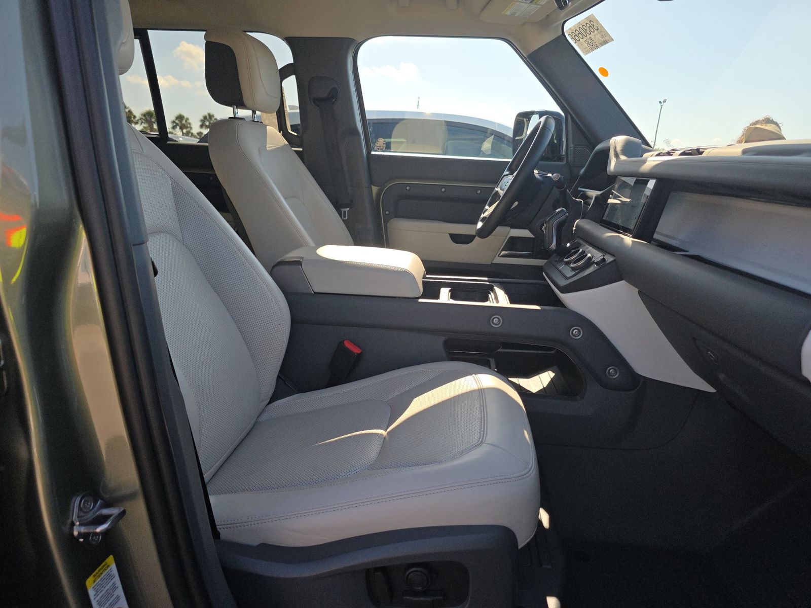 2023 Land Rover Defender 110 SE AWD