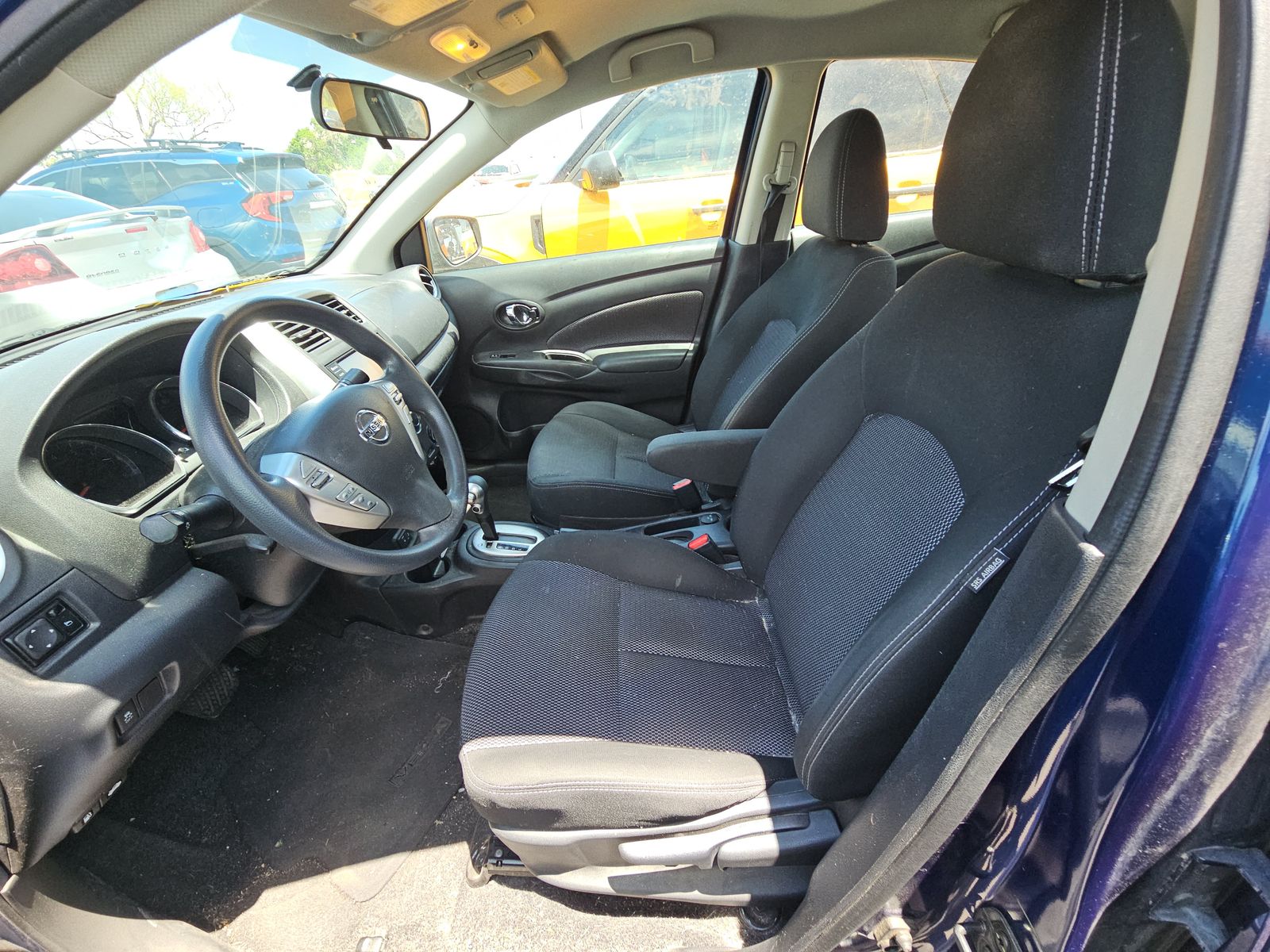 NISSAN VERSA - 8