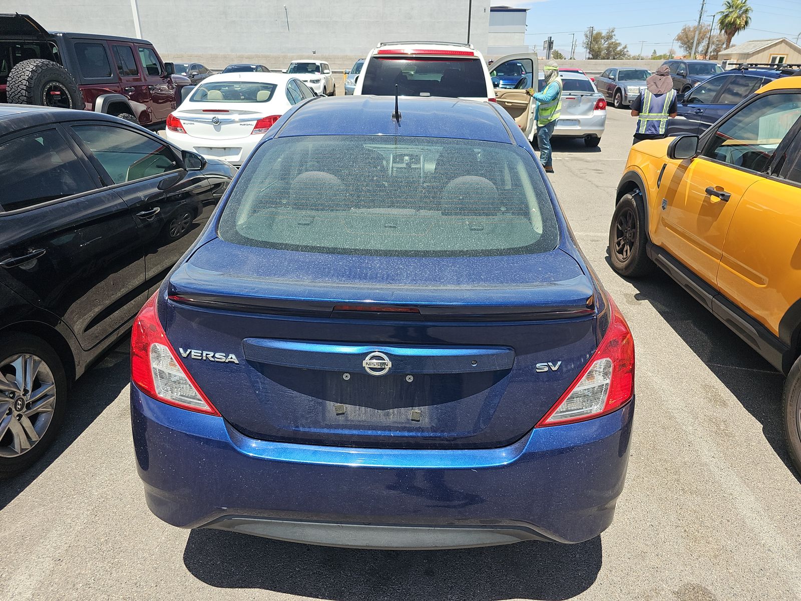 NISSAN VERSA - 6