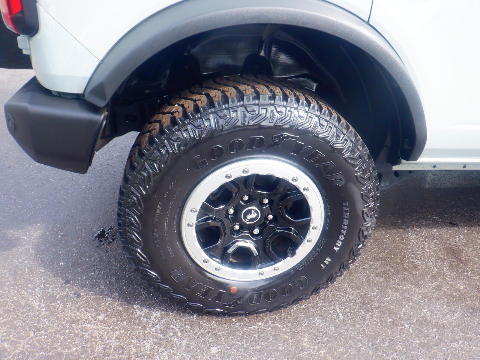 FORD BRONCO - 4