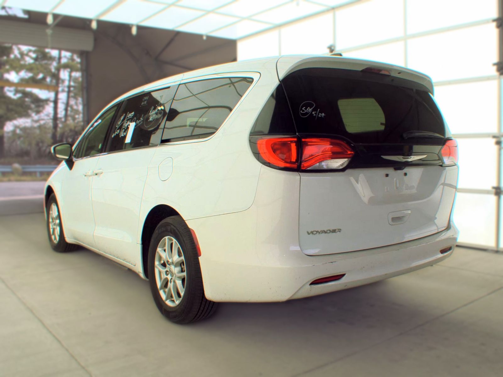 CHRYSLER VOYAGER - 7