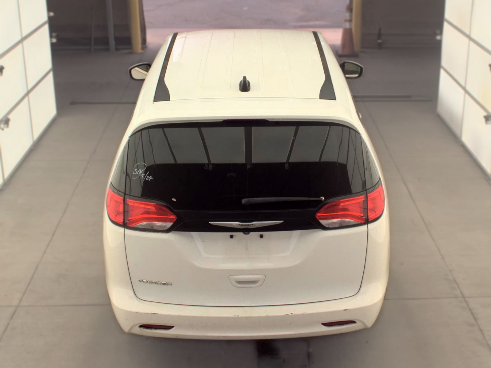 CHRYSLER VOYAGER - 6