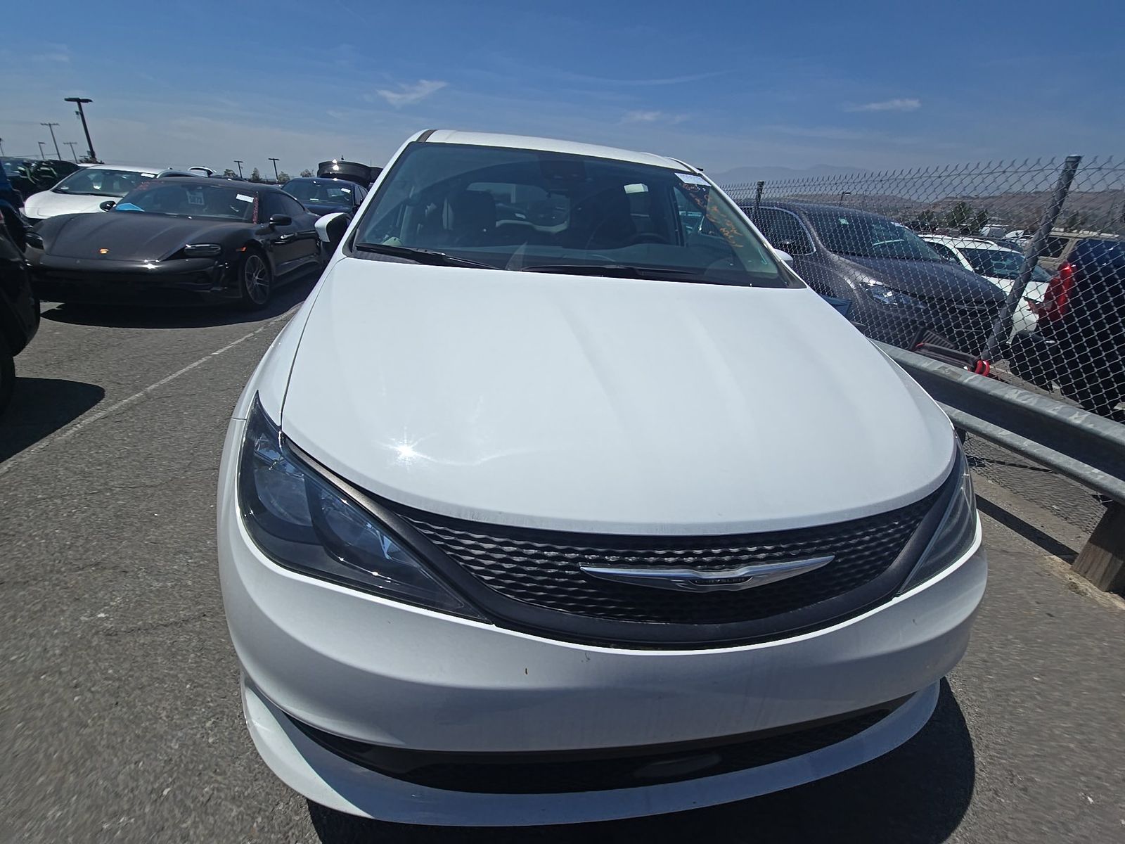 CHRYSLER VOYAGER - 3