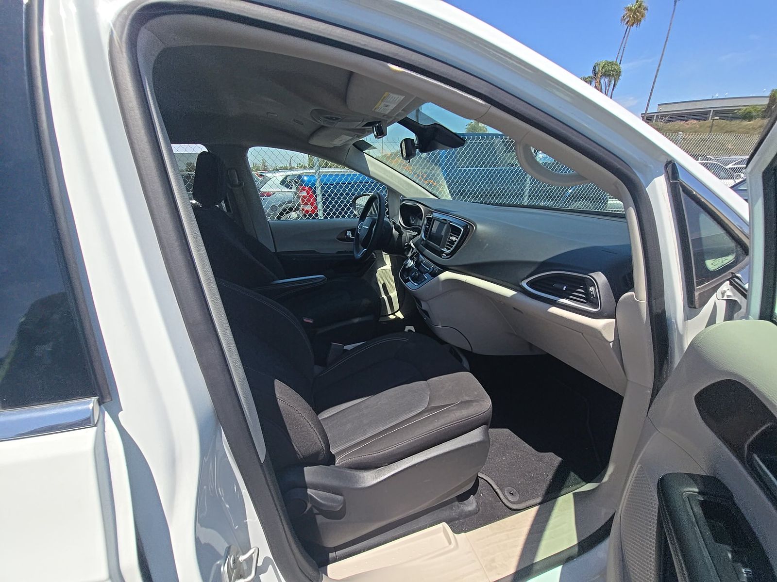CHRYSLER VOYAGER - 9