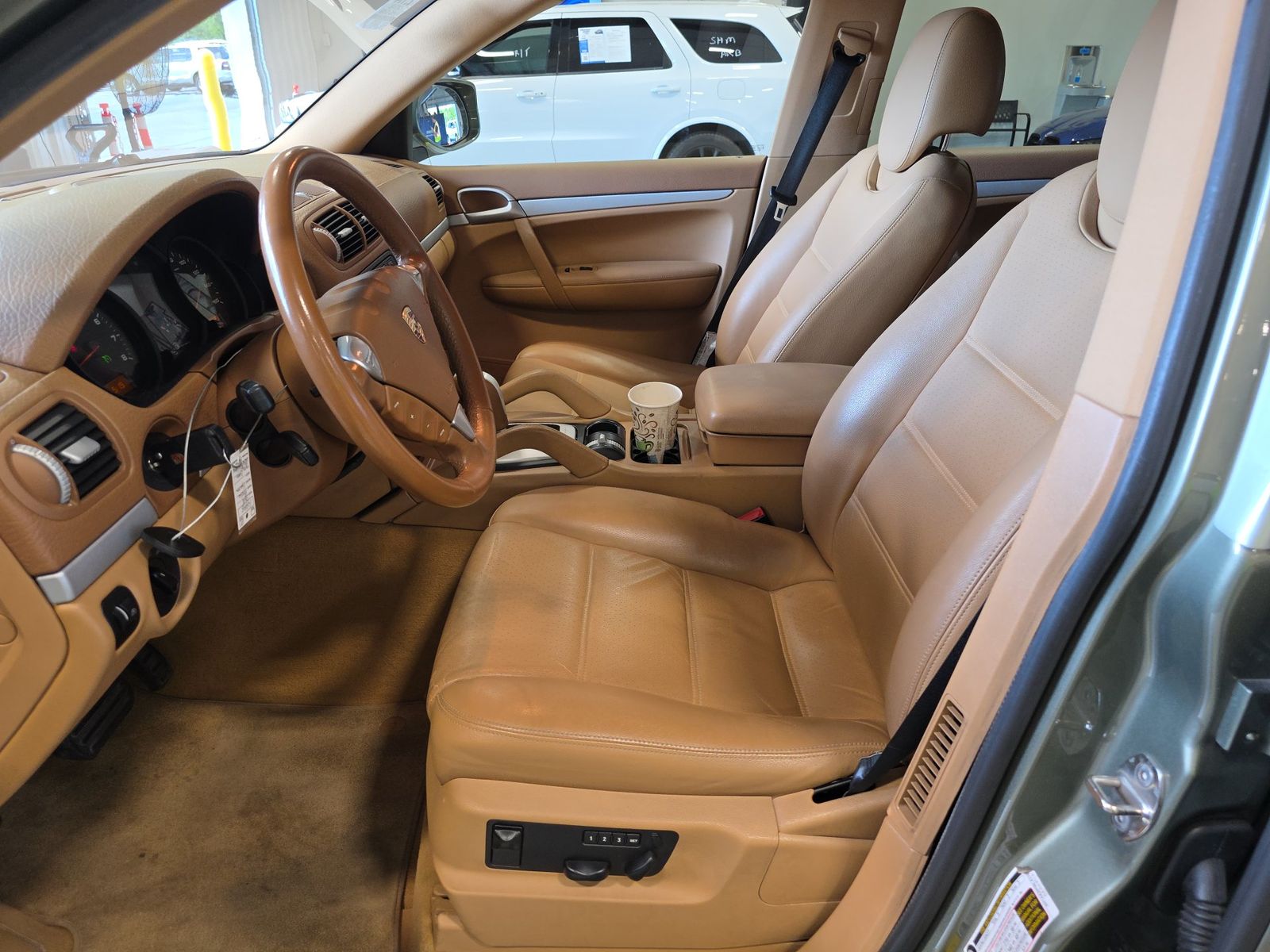 PORSCHE CAYENNE - 8