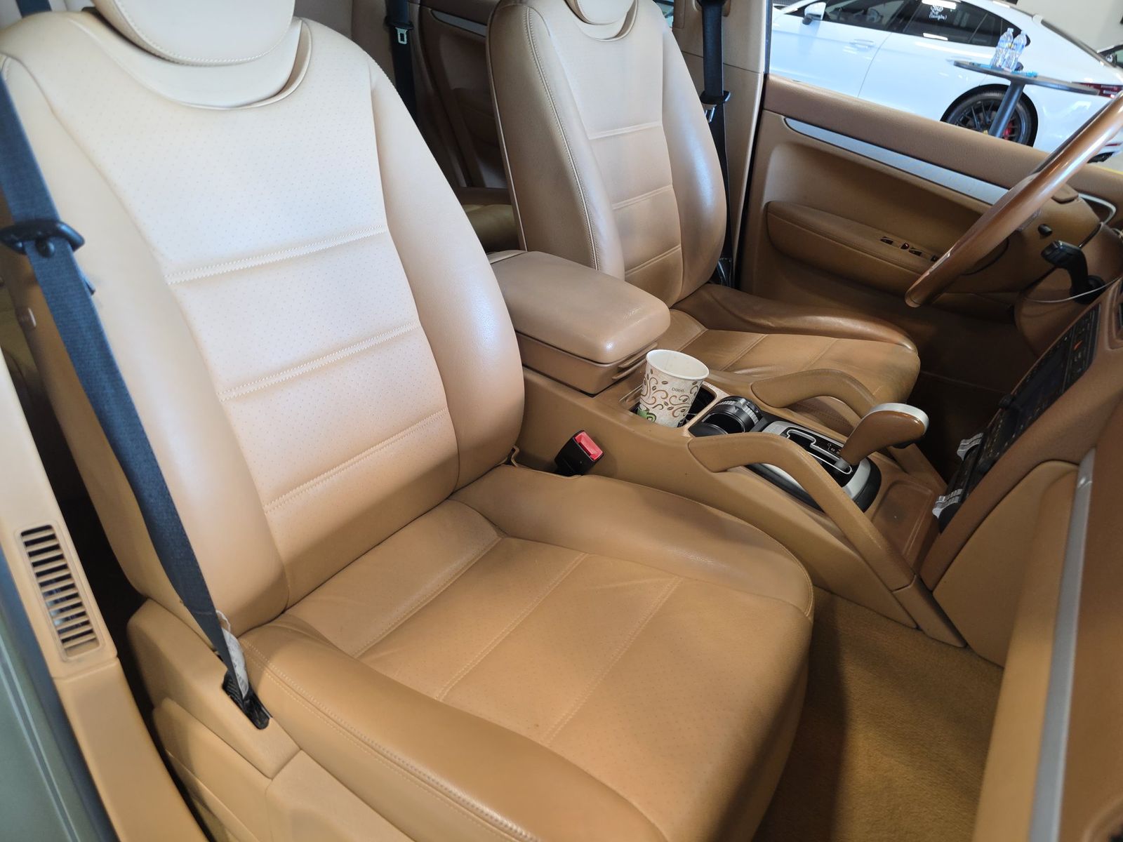 PORSCHE CAYENNE - 9