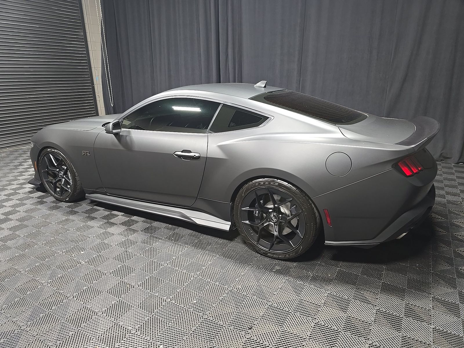FORD MUSTANG - 7