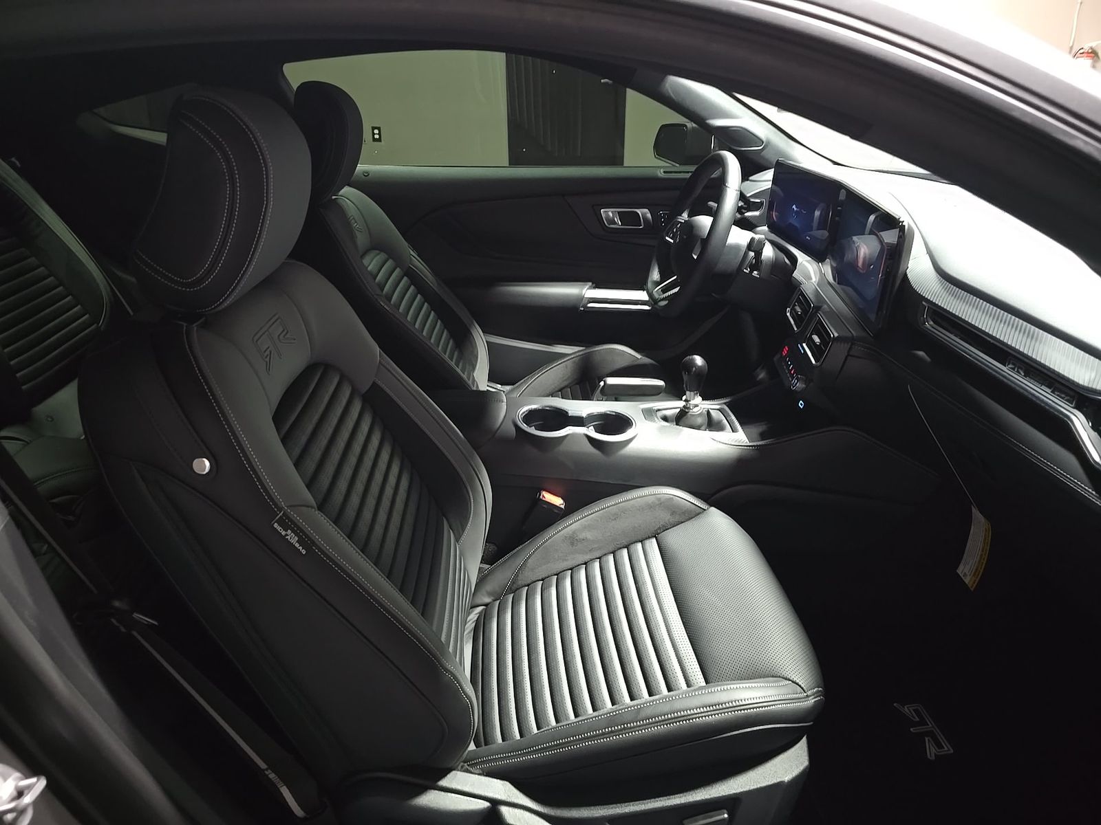 FORD MUSTANG - 9