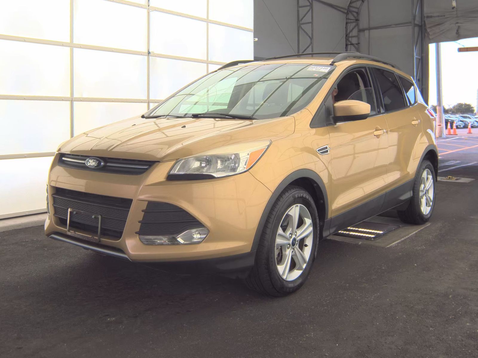 FORD ESCAPE - 1