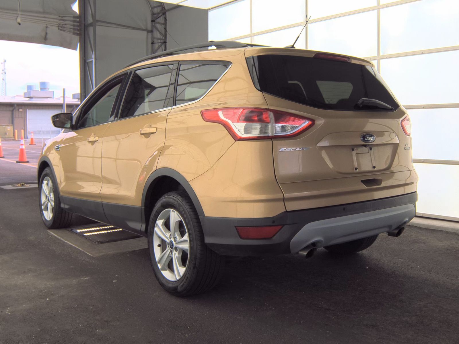 FORD ESCAPE - 9