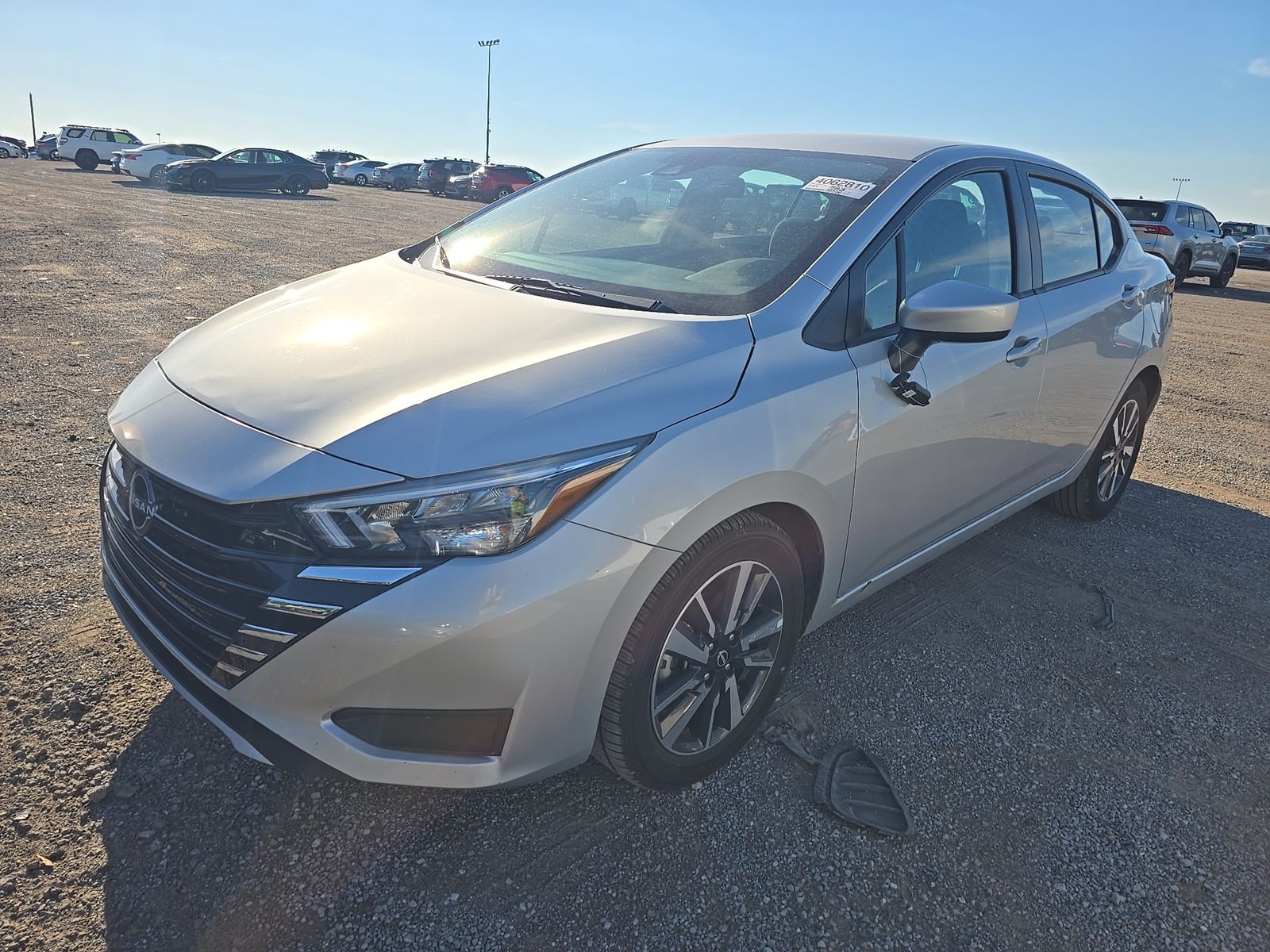 NISSAN VERSA - 1