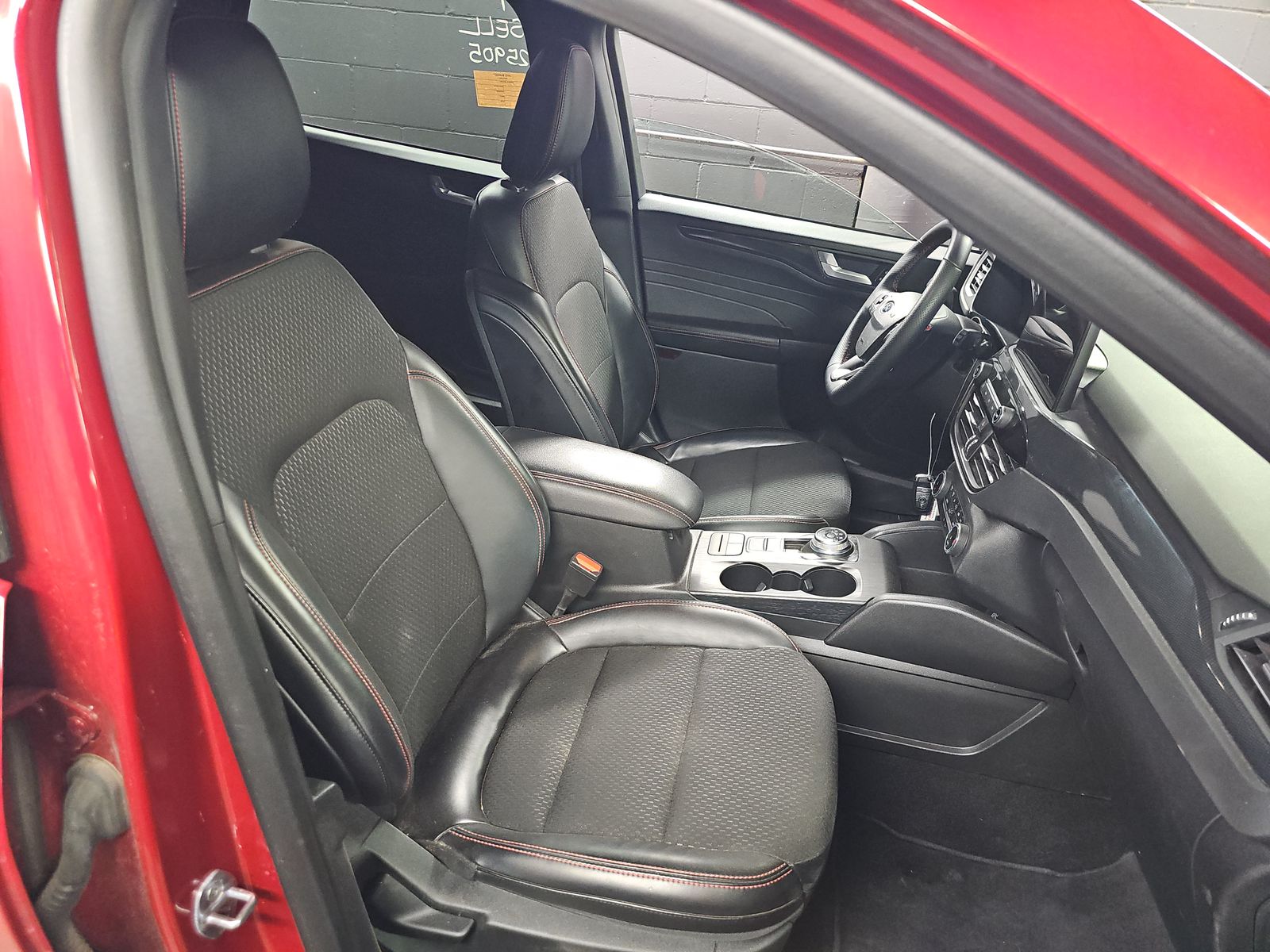 FORD ESCAPE - 9