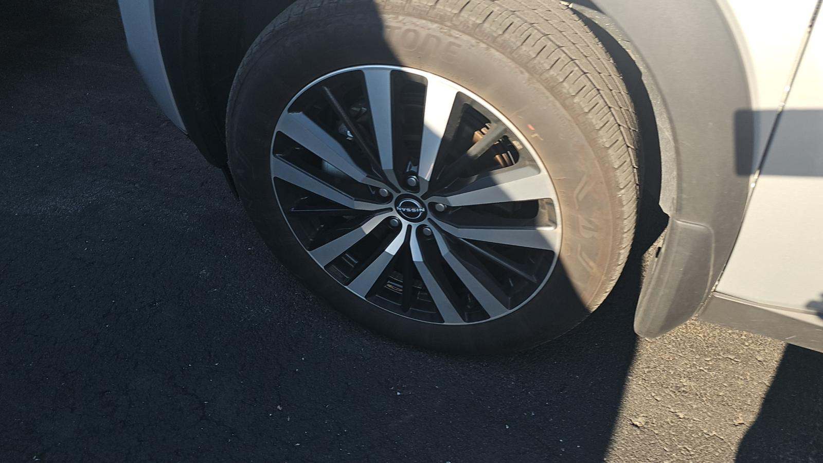 2025 Nissan Pathfinder Platinum FWD