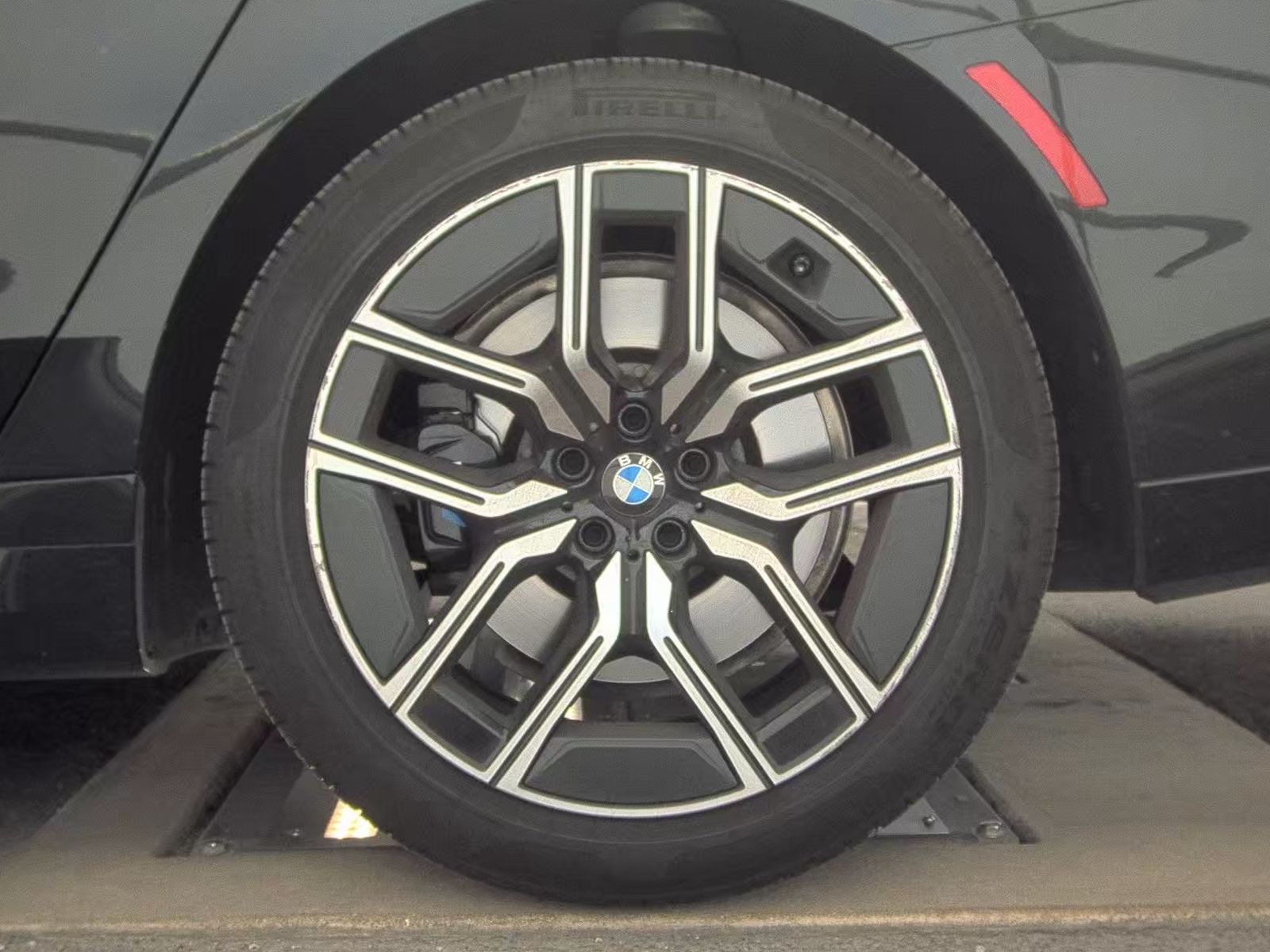 2025 BMW 7 Series 740i xDrive AWD