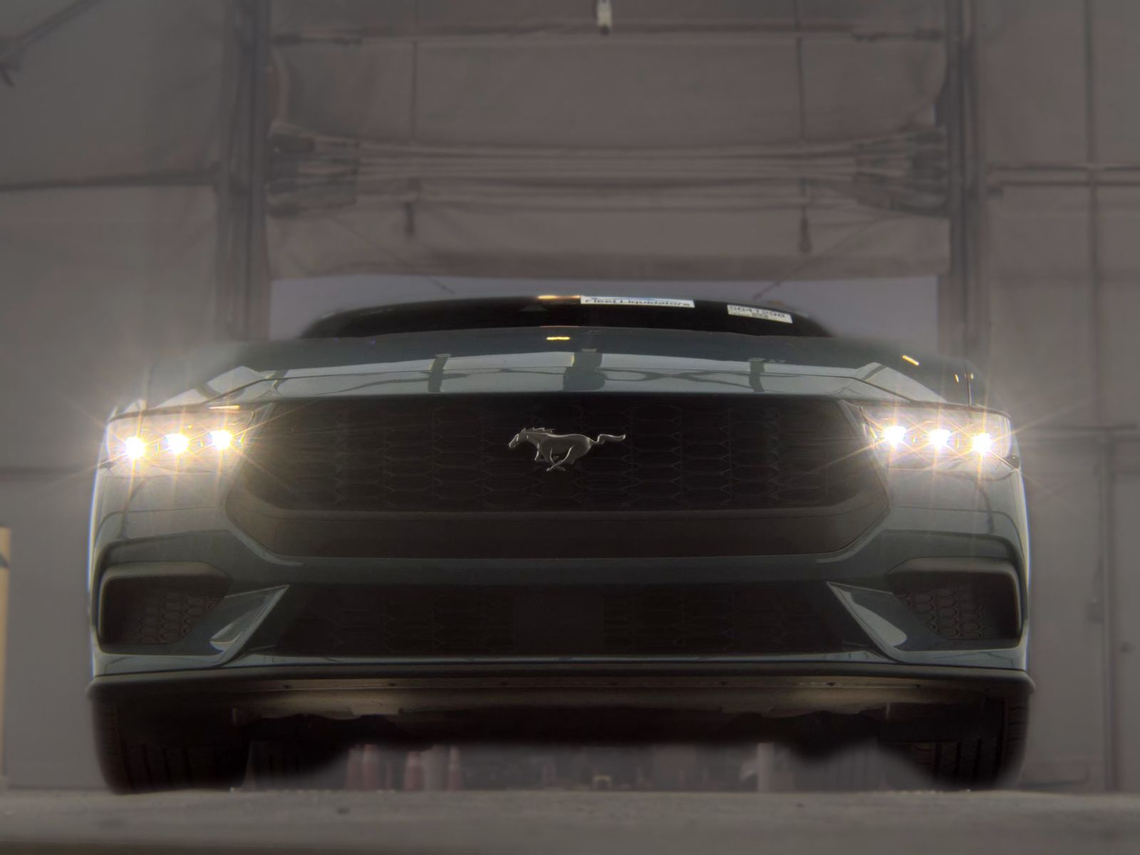 FORD MUSTANG - 4