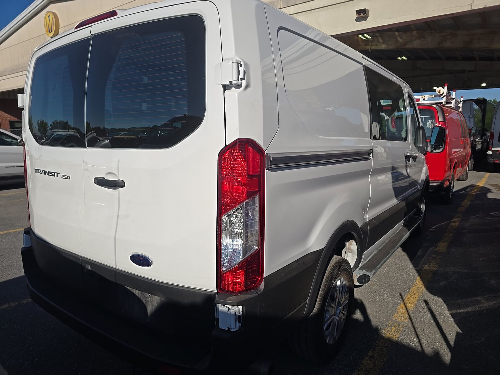 FORD TRANSIT 250 - 5