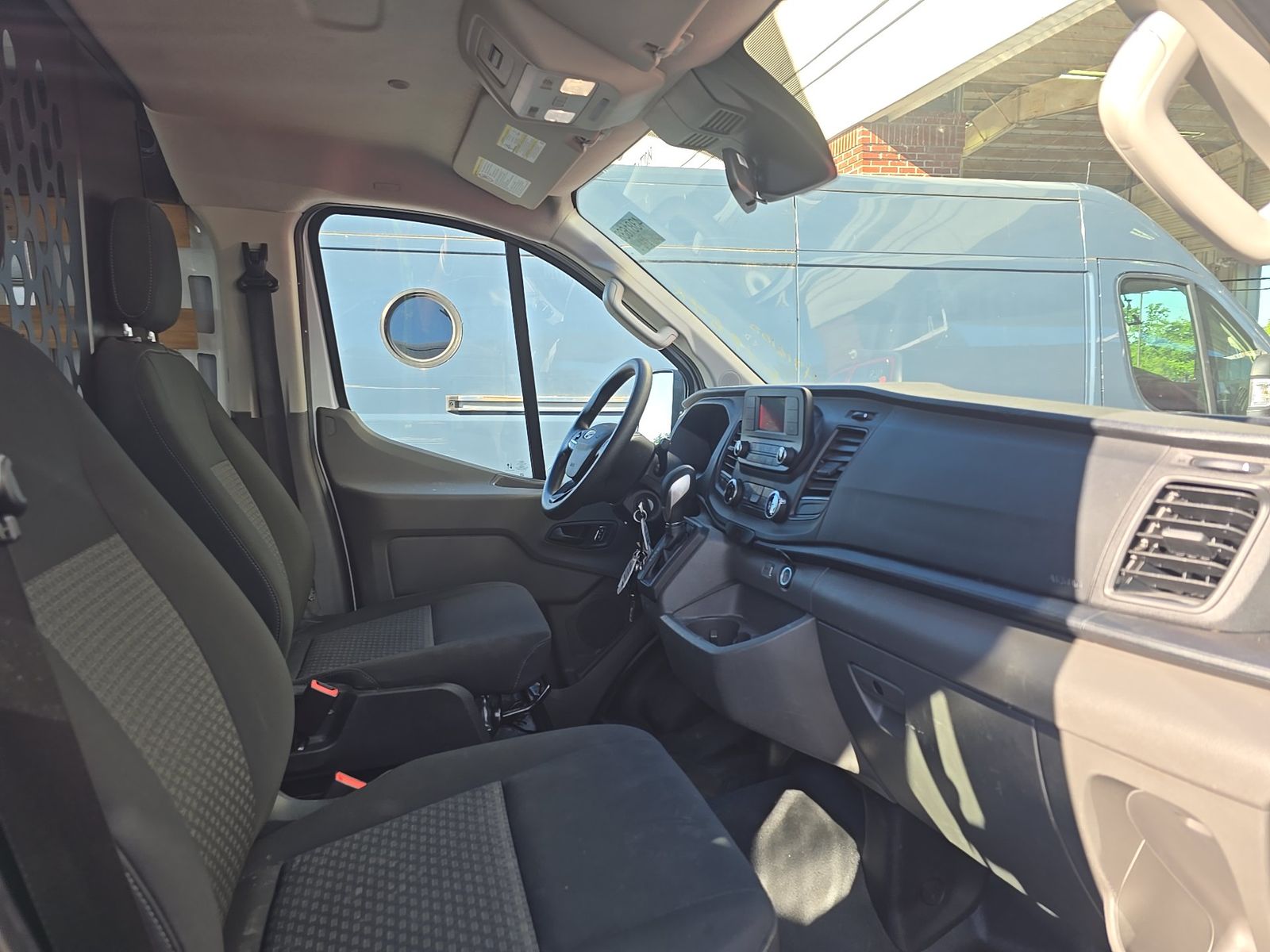 FORD TRANSIT 250 - 9
