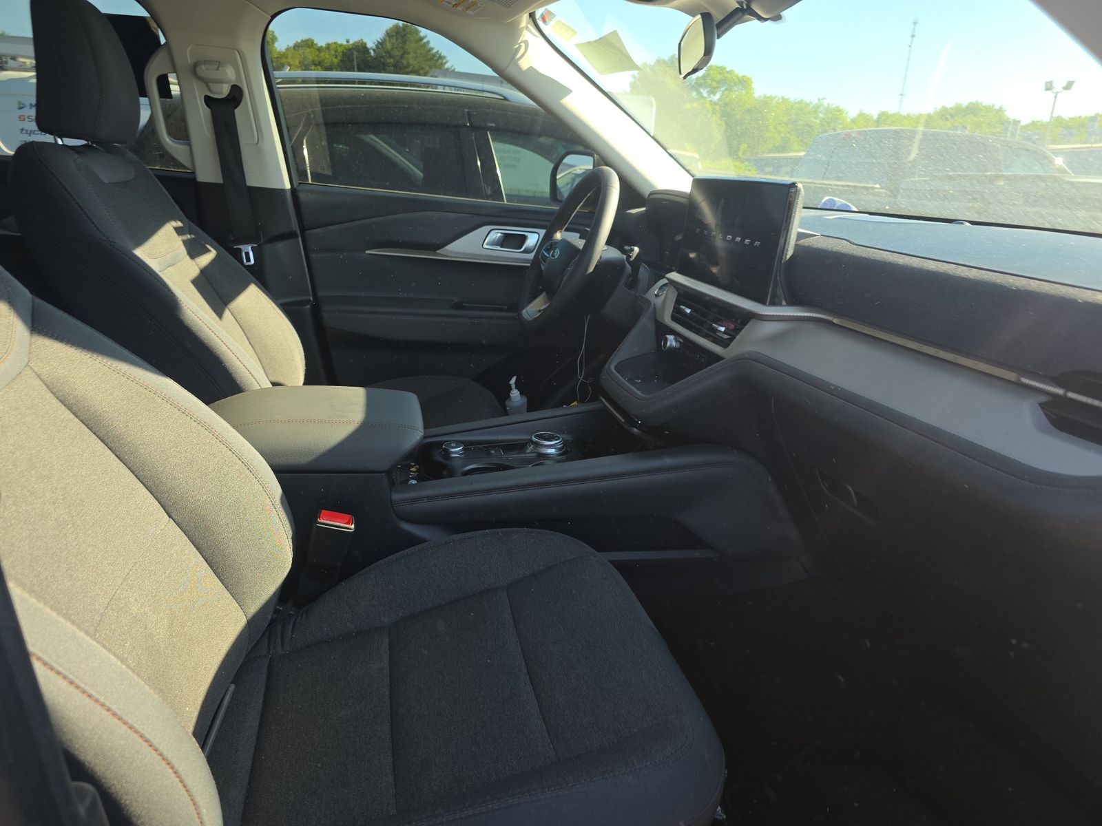 FORD EXPLORER - 9